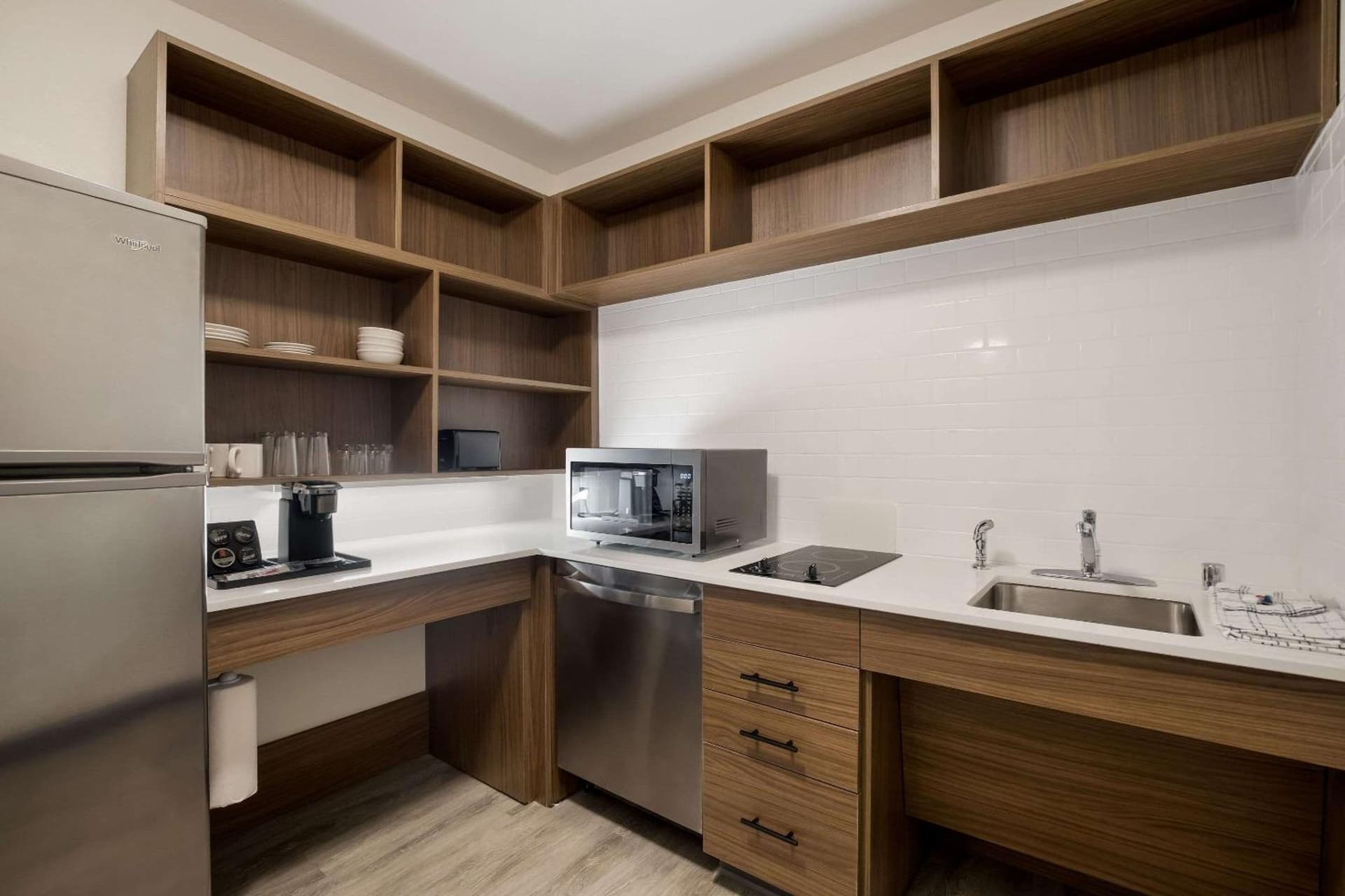 Everhome Suites Corona gallery photo in Corona, CA — image 20