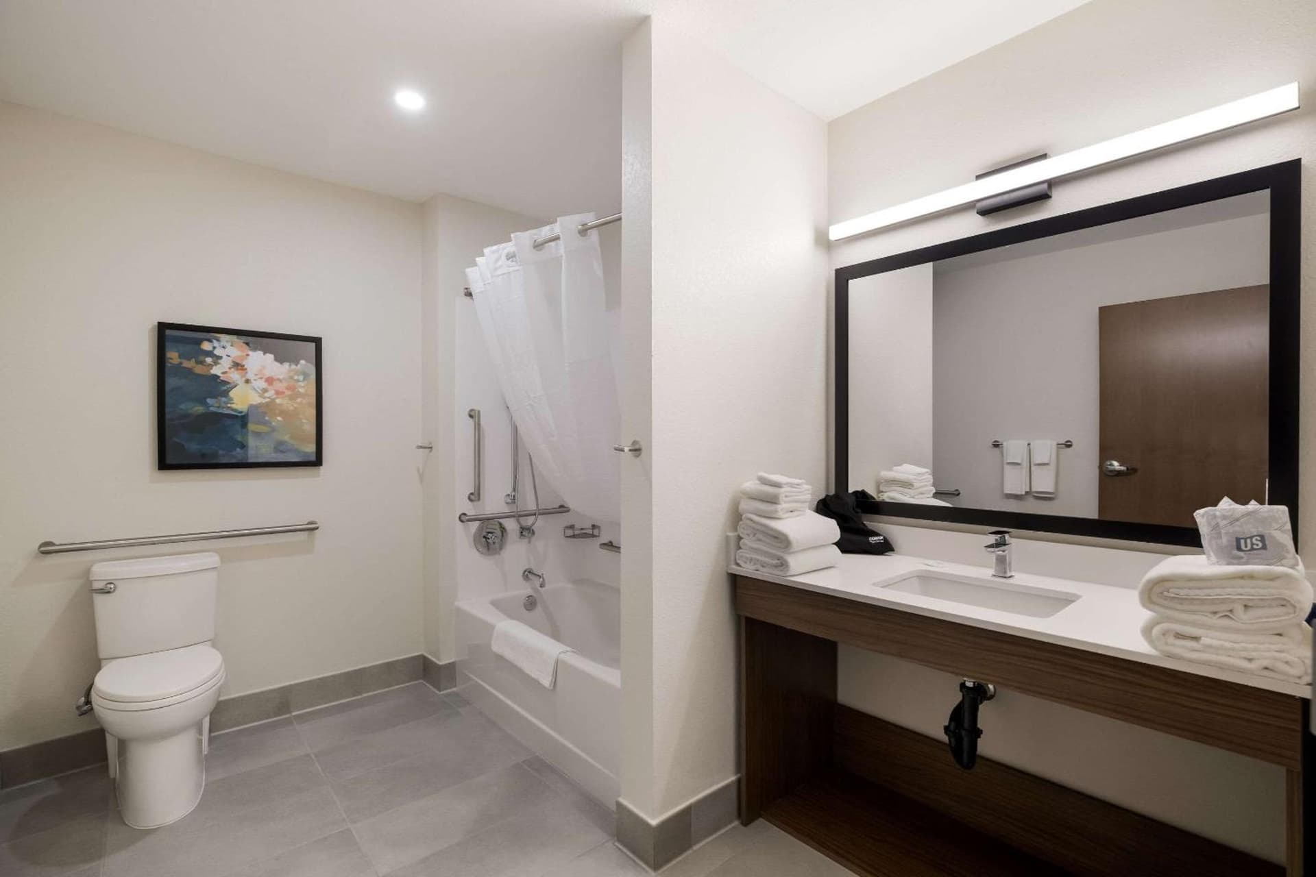 Everhome Suites Corona gallery photo in Corona, CA — image 22