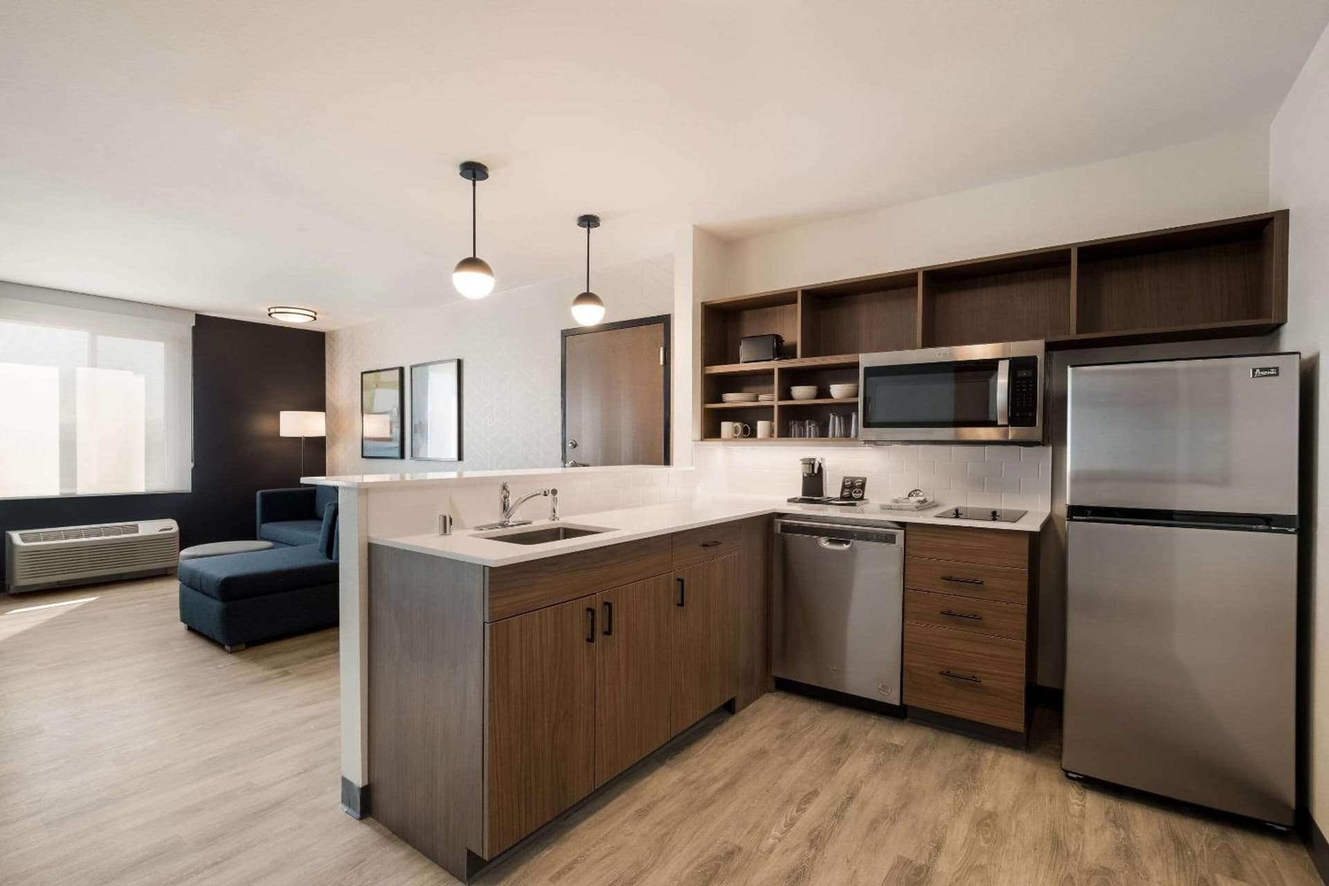 Everhome Suites Corona gallery photo in Corona, CA — image 25