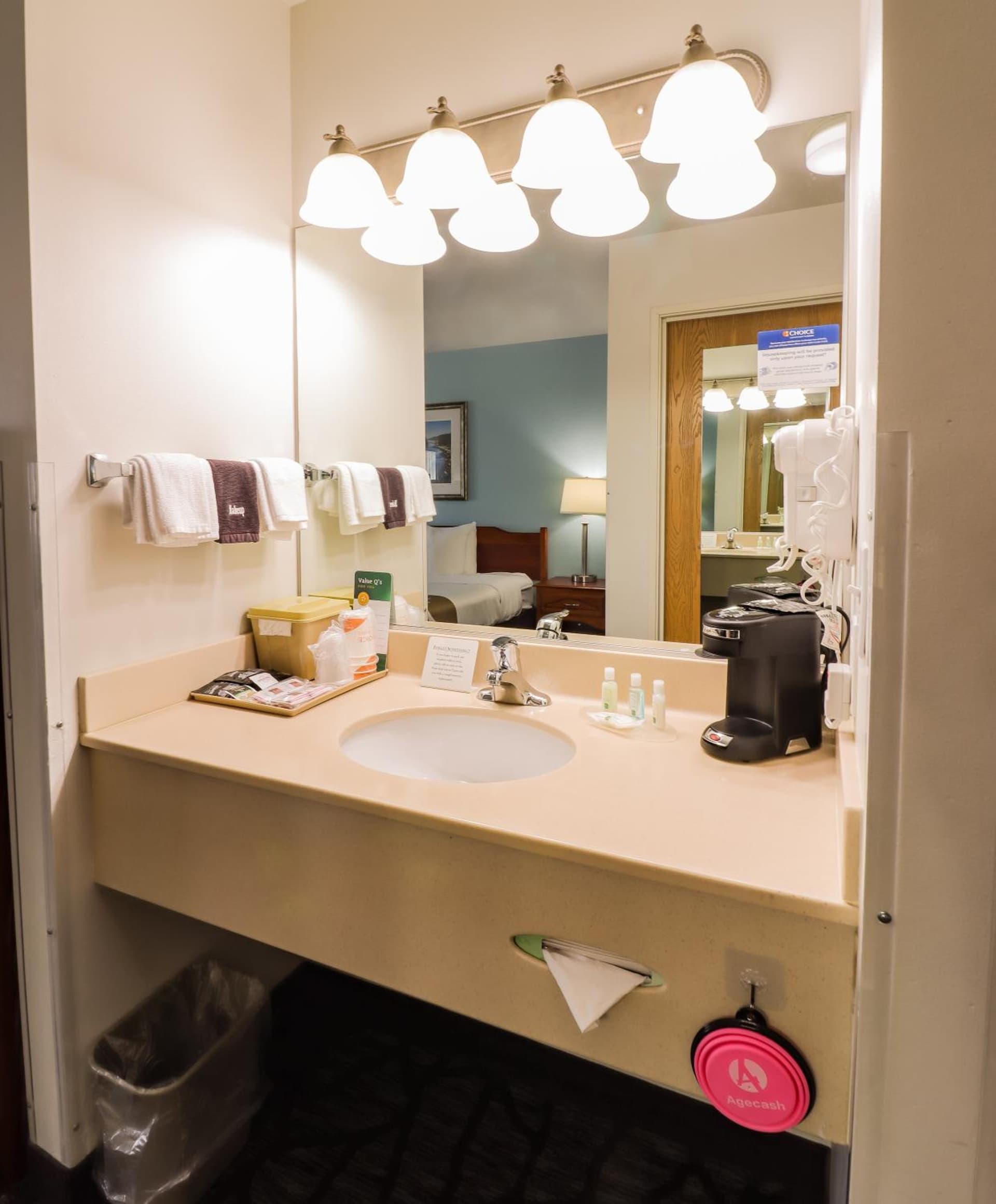 Quality Inn & Suites Sequim at Olympic National Park gallery photo in Sequim, WA — image 36