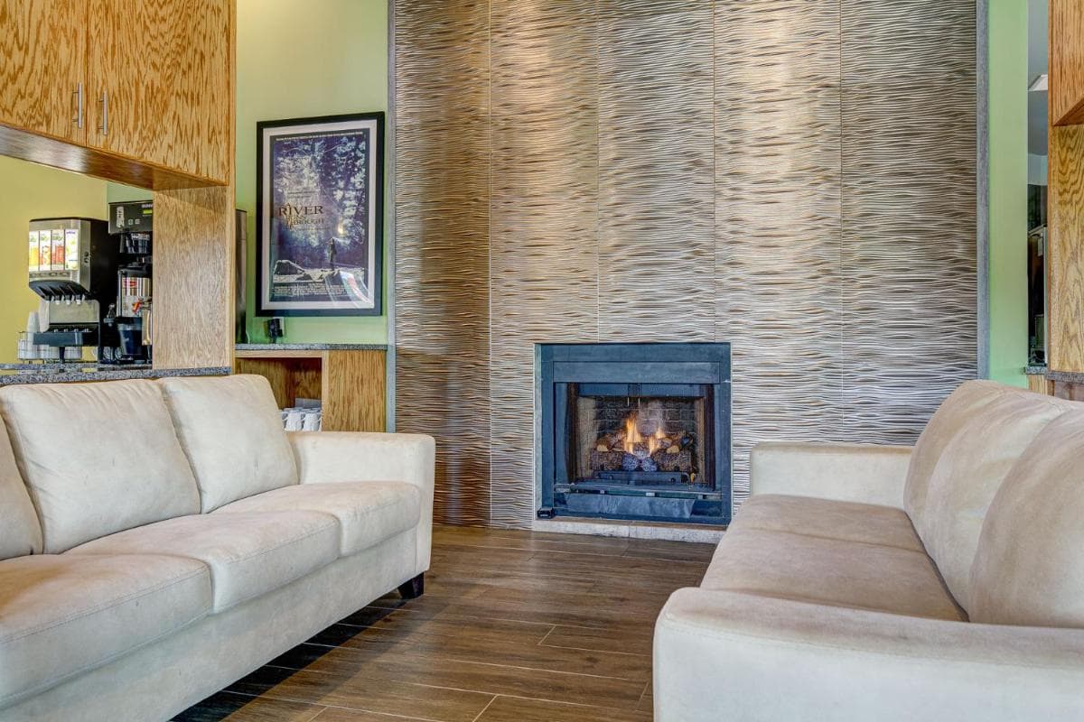 Seven Hills Suites I-10 gallery photo in Tallahassee, FL — image 10