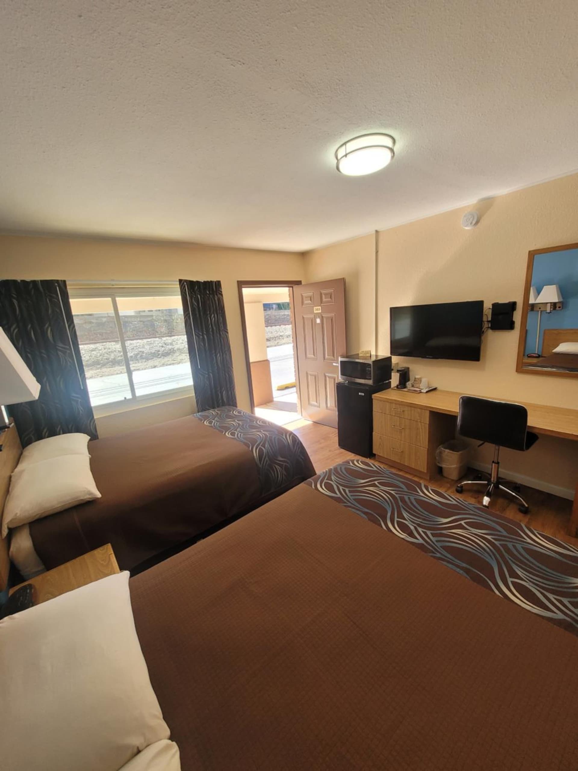 Economy Inn Sylva property views in Sylva, NC — gallery photo 3