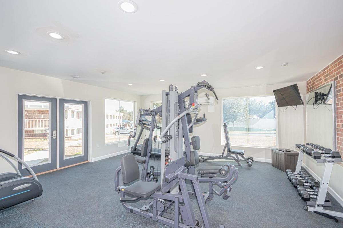 Seven Hills Suites I-10 interior in Tallahassee, FL — gallery photo 2