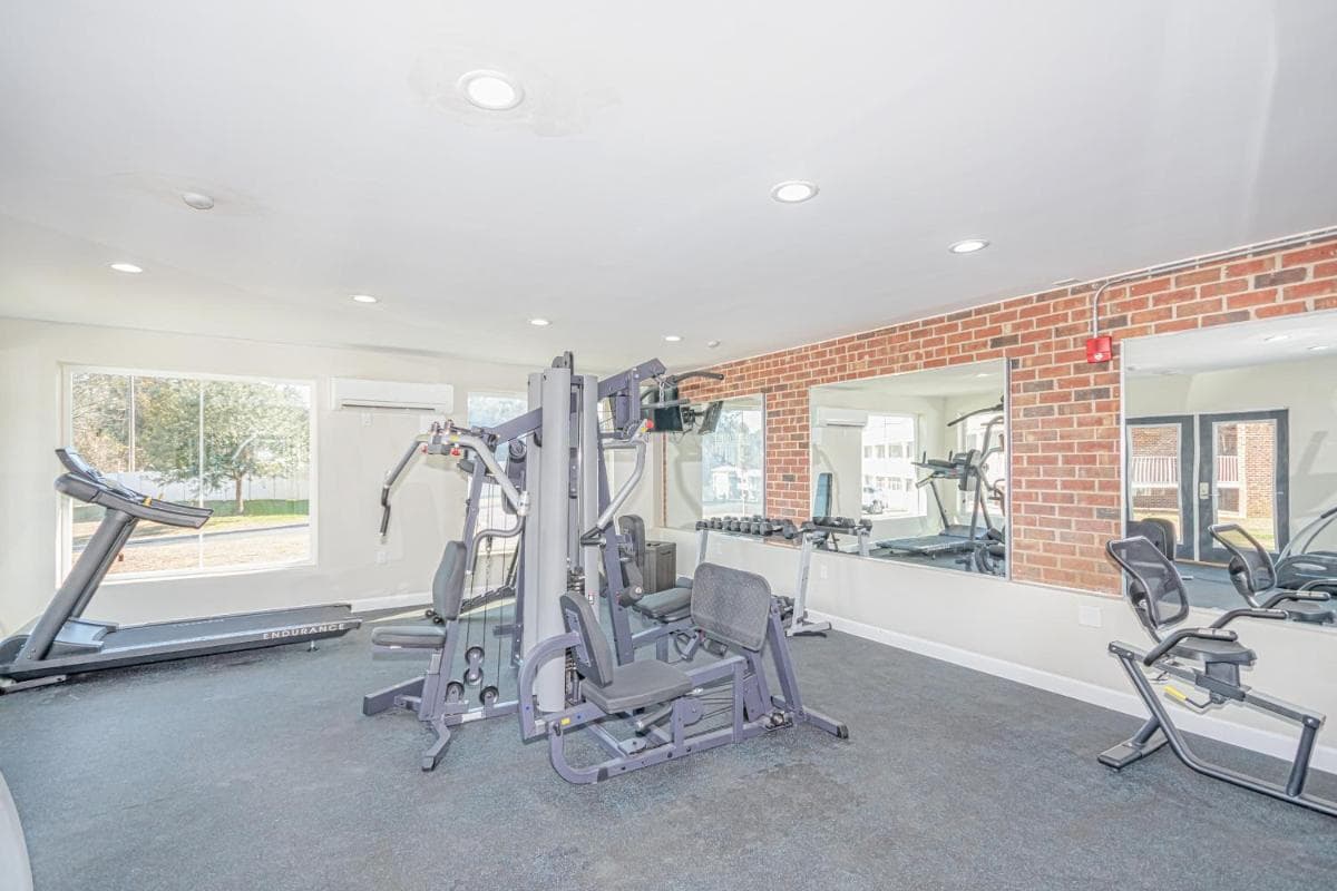 Seven Hills Suites I-10 property views in Tallahassee, FL — gallery photo 3