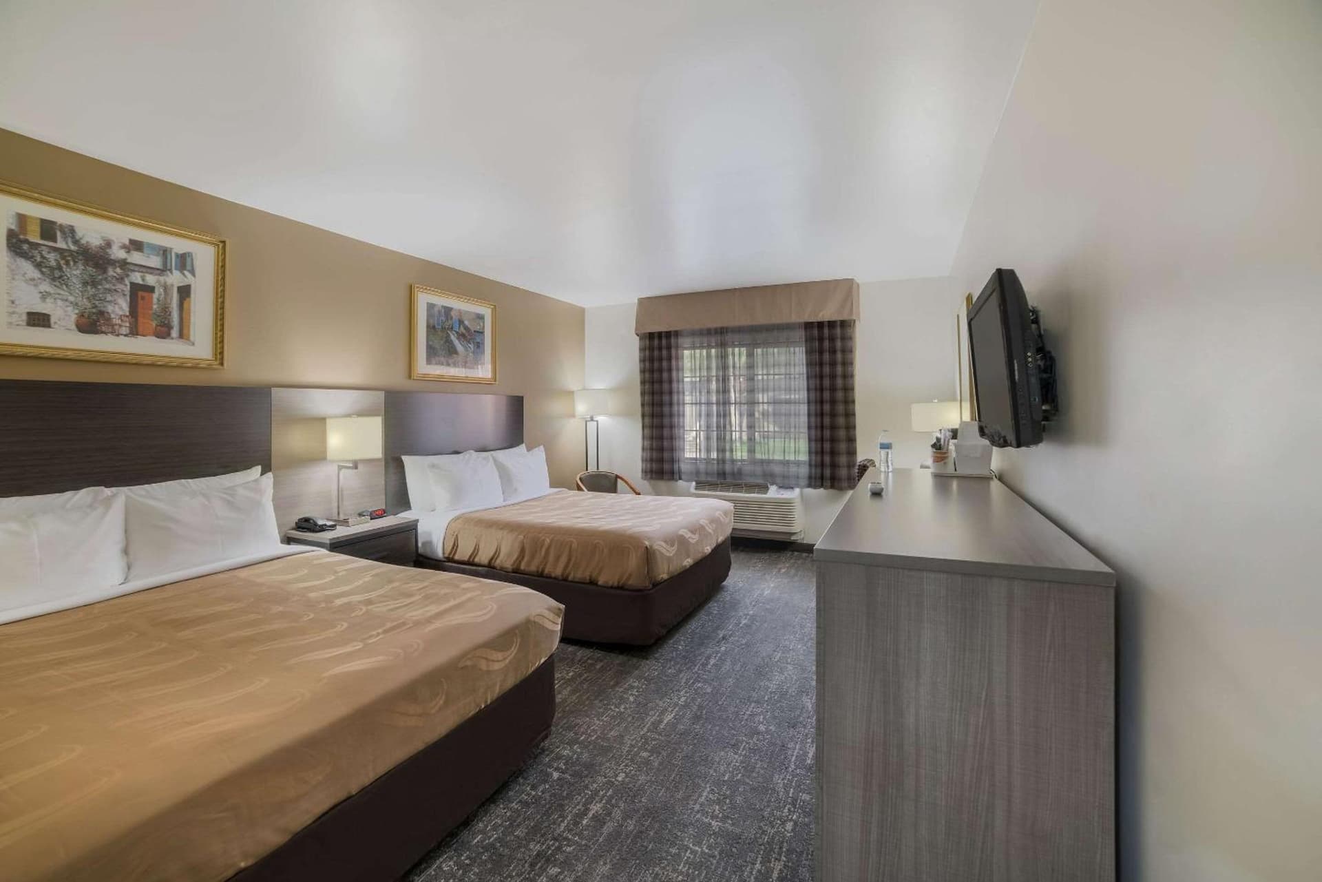 Quality Inn & Suites Goodyear - Phoenix West property views in Goodyear, AZ — gallery photo 3