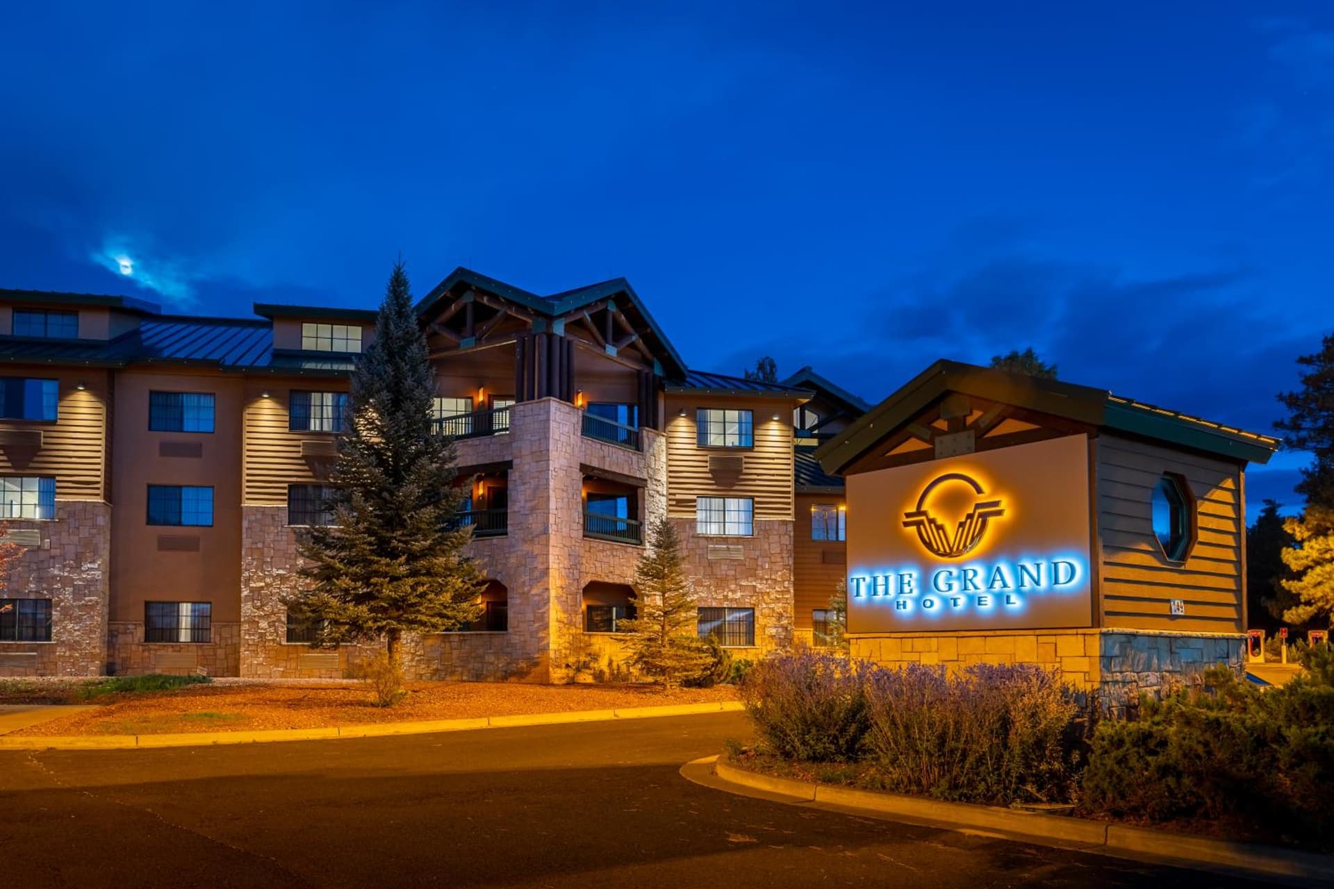 The Grand Hotel at the Grand Canyon featured exterior or lobby in Tusayan, AZ — similar hotel