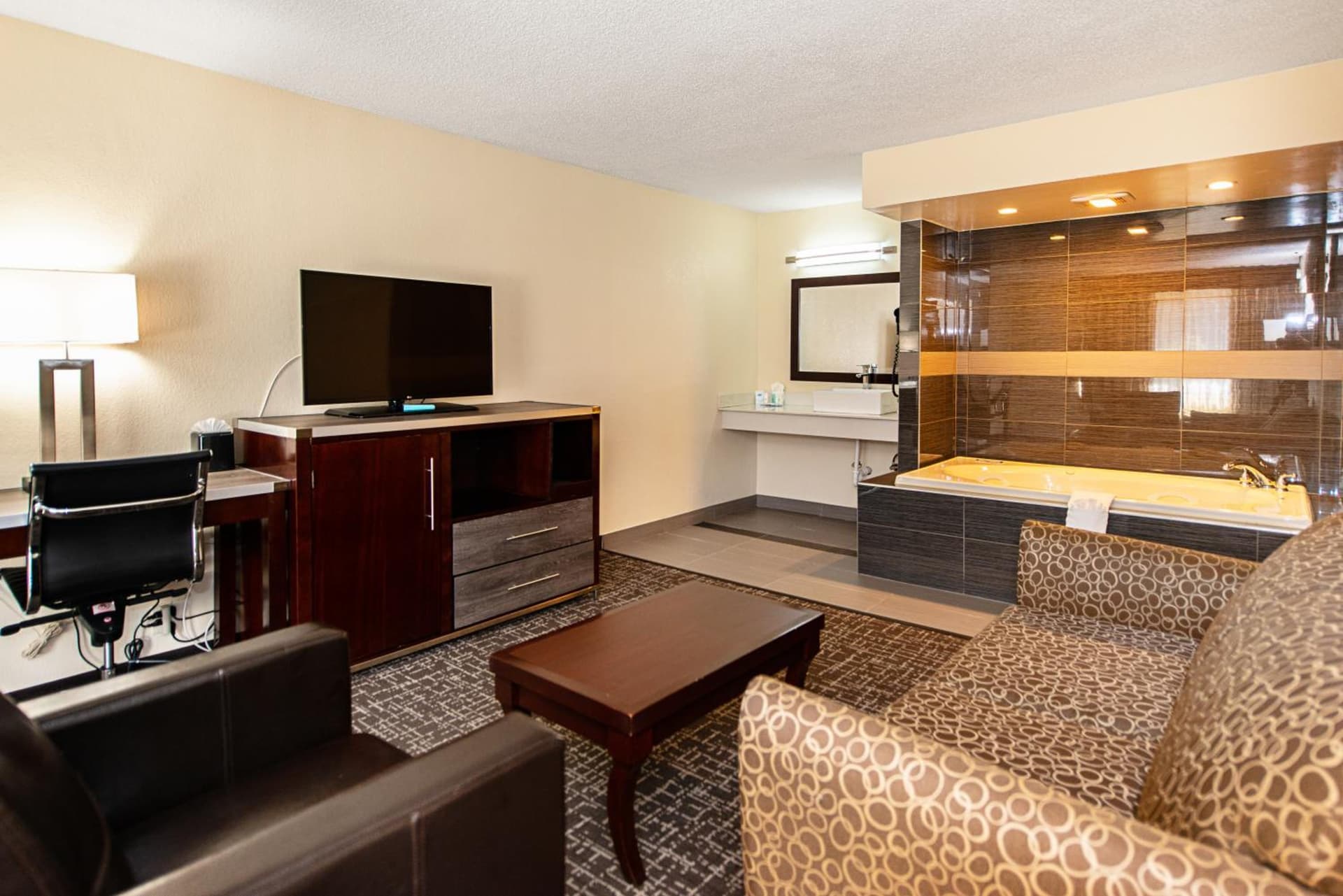New Hope Inn & Suites gallery photo in New Hope, PA — image 38