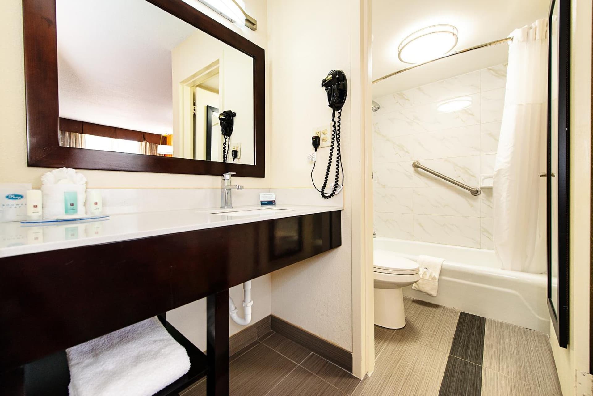 New Hope Inn & Suites gallery photo in New Hope, PA — image 6