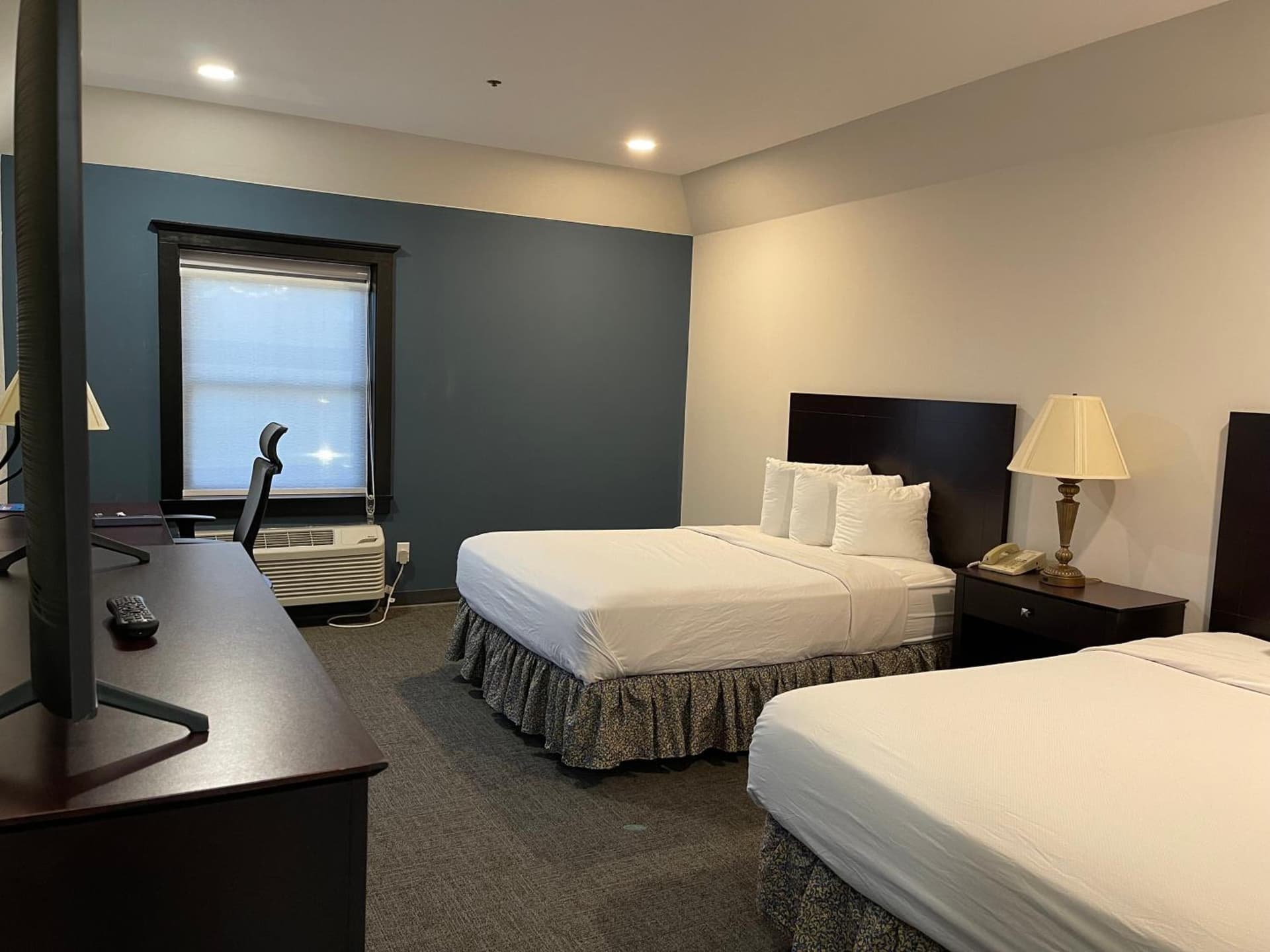 Chateau Hotel and Conference Center gallery photo in Bloomington, IL — image 102