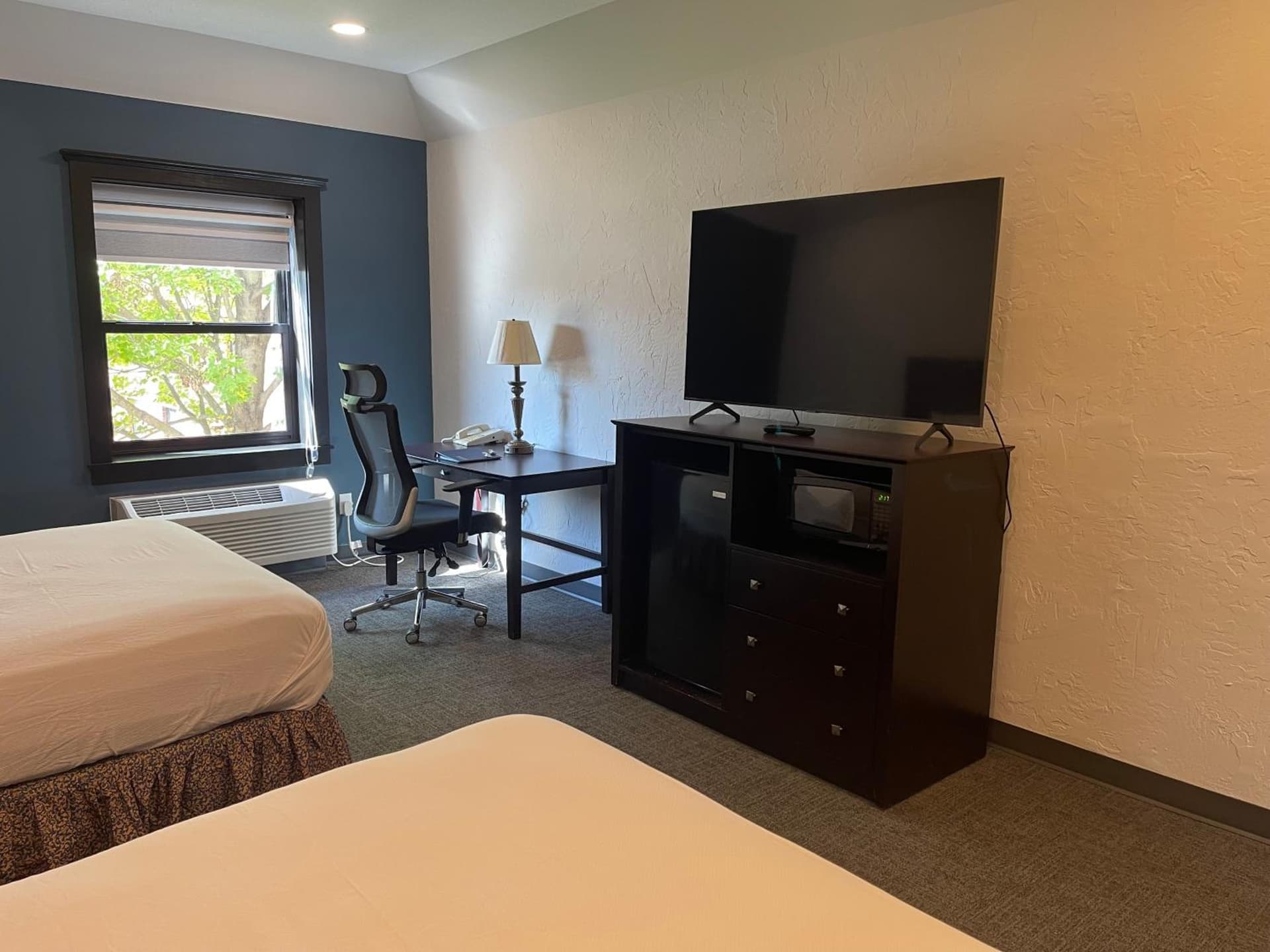 Chateau Hotel and Conference Center gallery photo in Bloomington, IL — image 96