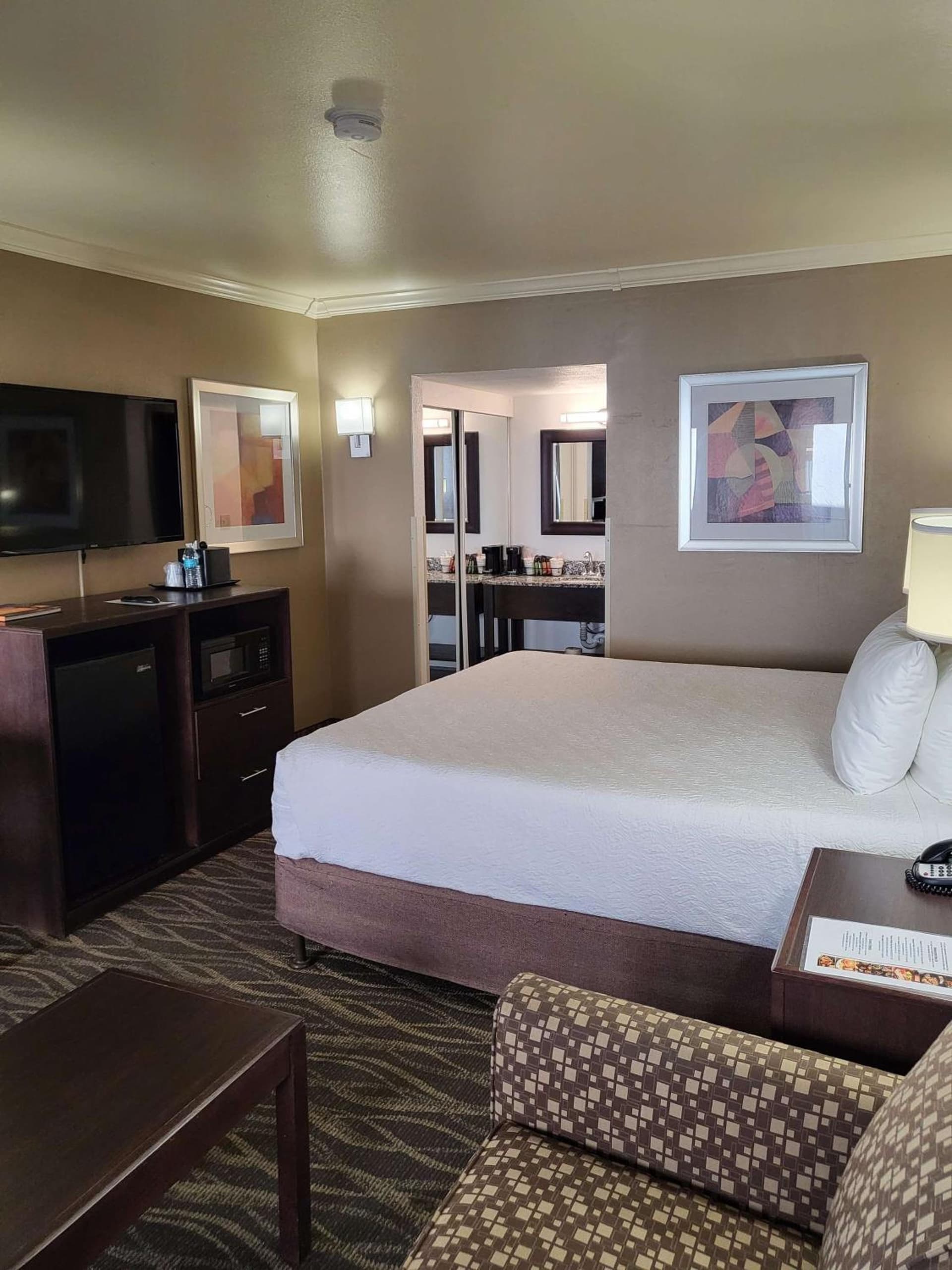 Best Western InnSuites Tucson Foothills Hotel & Suites gallery photo in Tucson, AZ — image 9