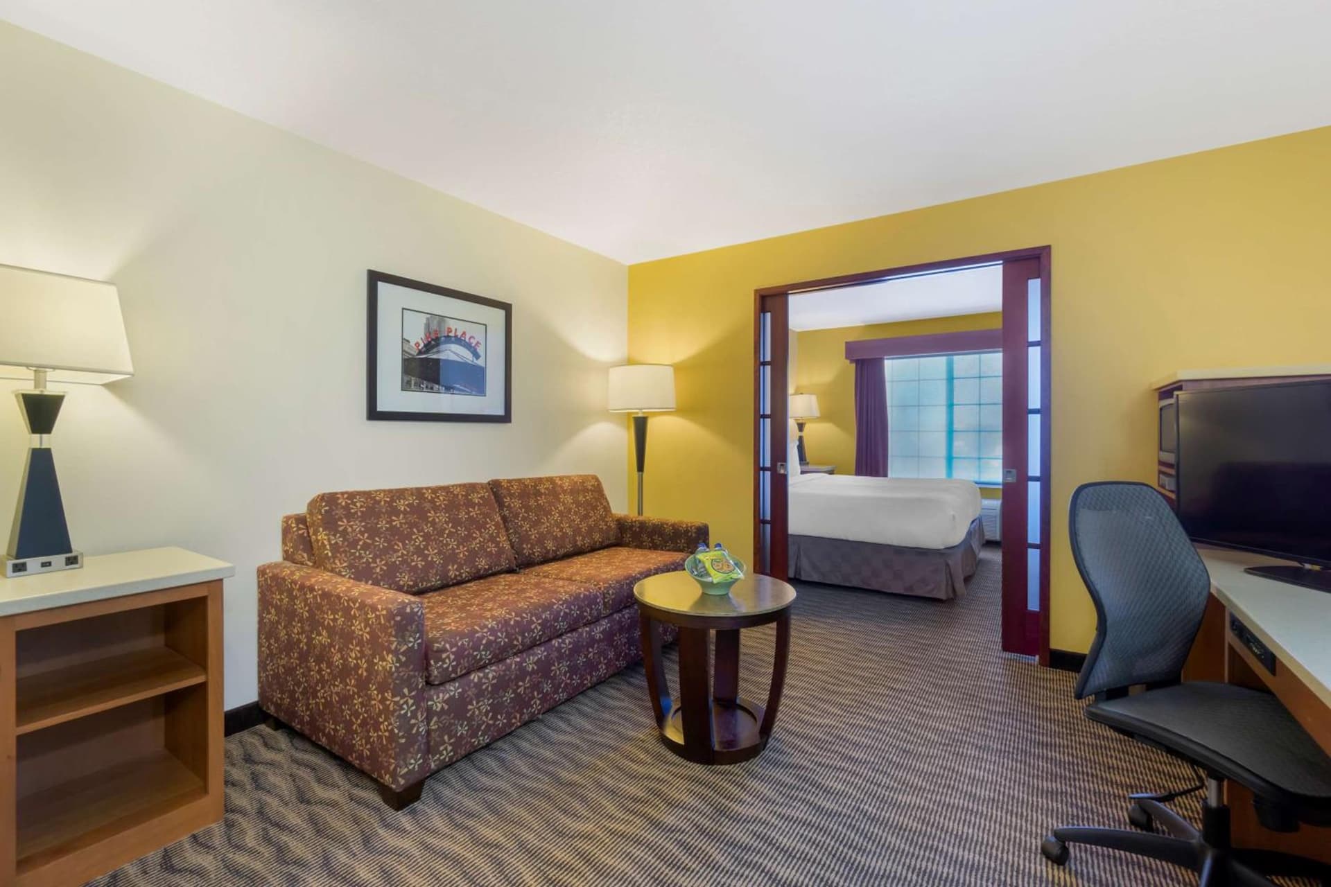 Best Western Plus Park Place Inn & Suites interior in Chehalis, WA — gallery photo 2