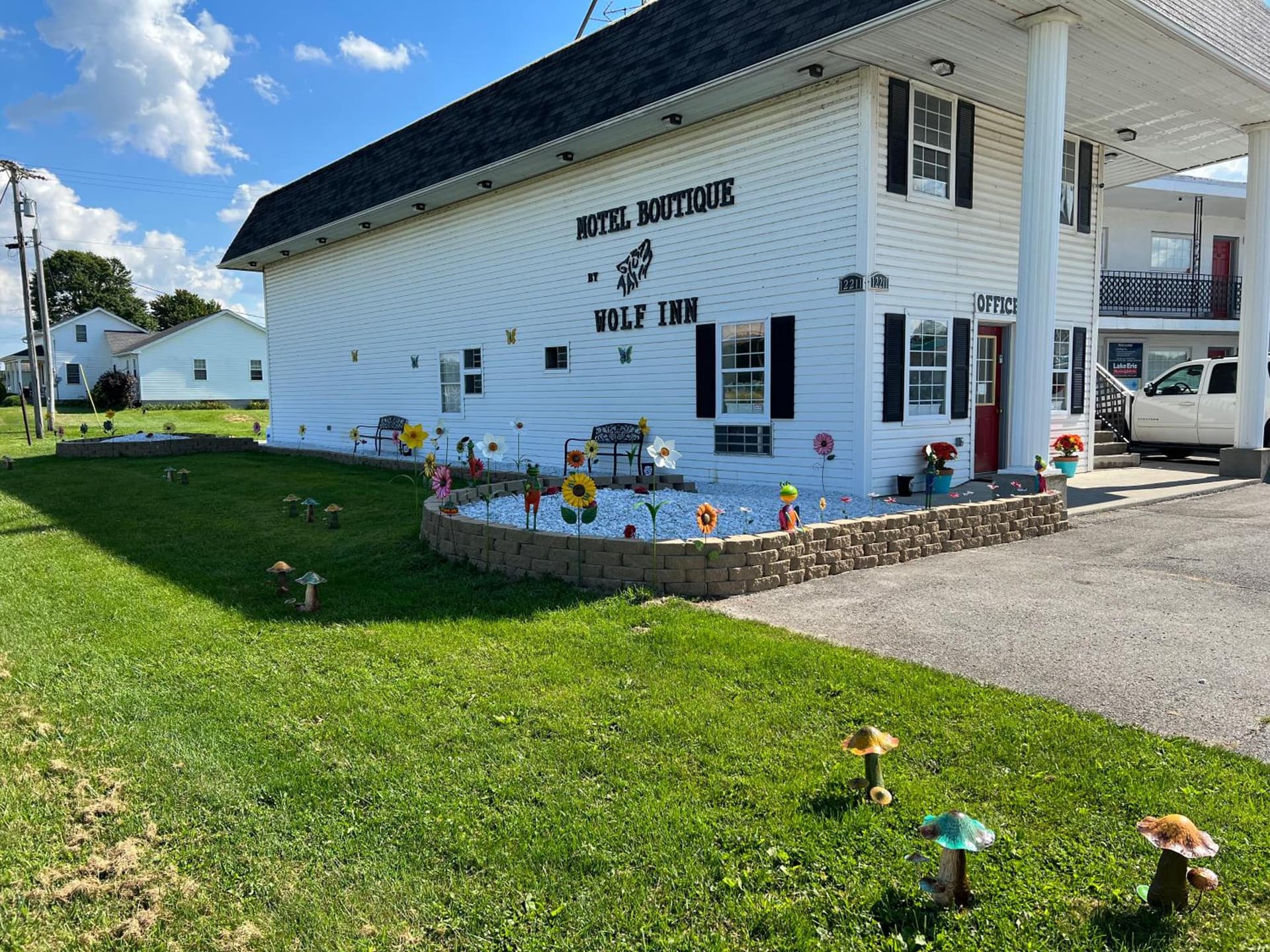 Motel Boutique by Wolf Inn — hotel in Milan, Ohio