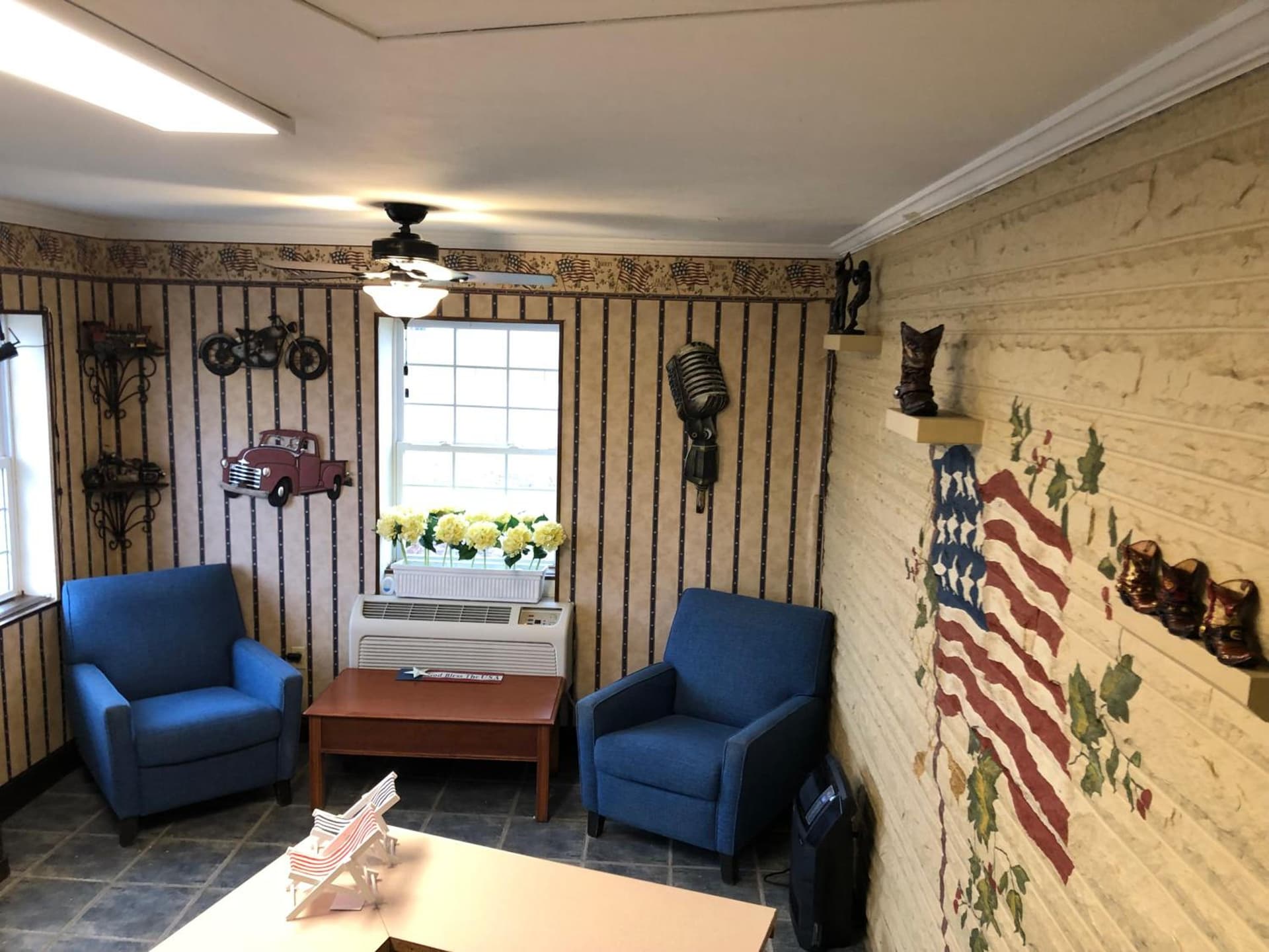 Motel Boutique by Wolf Inn interior in Milan, OH — gallery photo 2