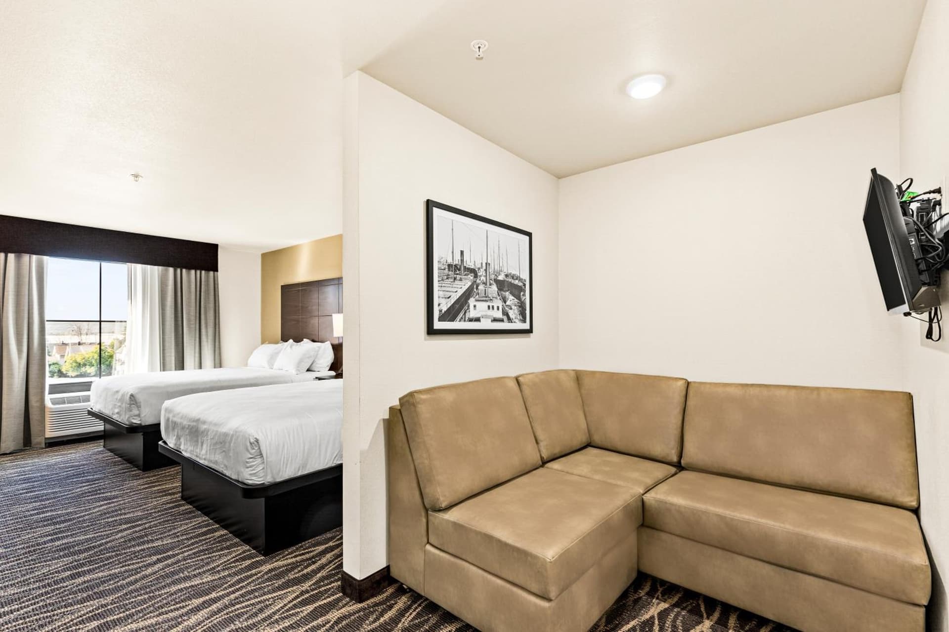 Cobblestone Hotel & Suites - Superior Duluth gallery photo in Superior, WI — image 17