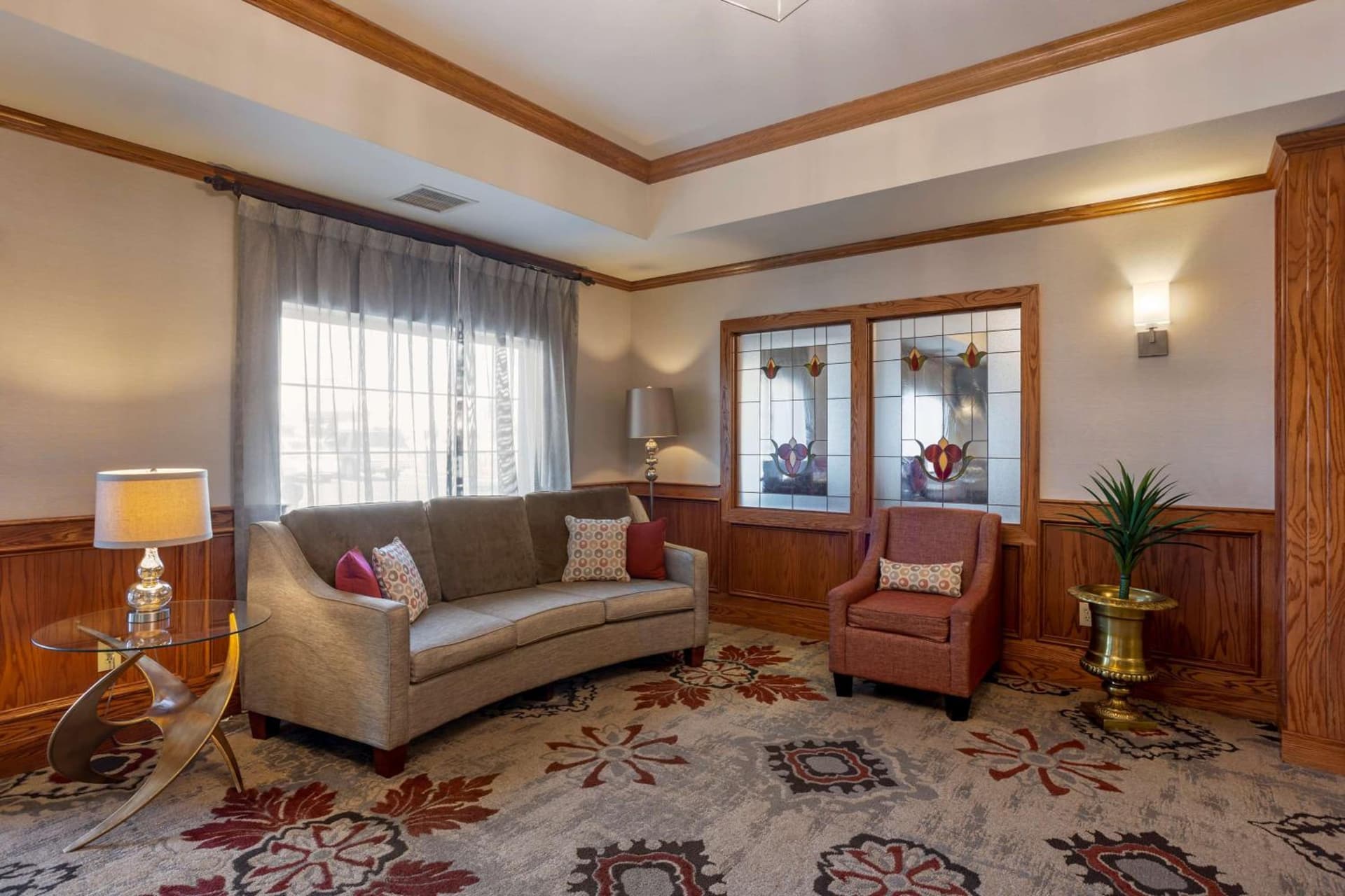 Best Western Plus Capital Inn interior in Jefferson City, MO — gallery photo 2