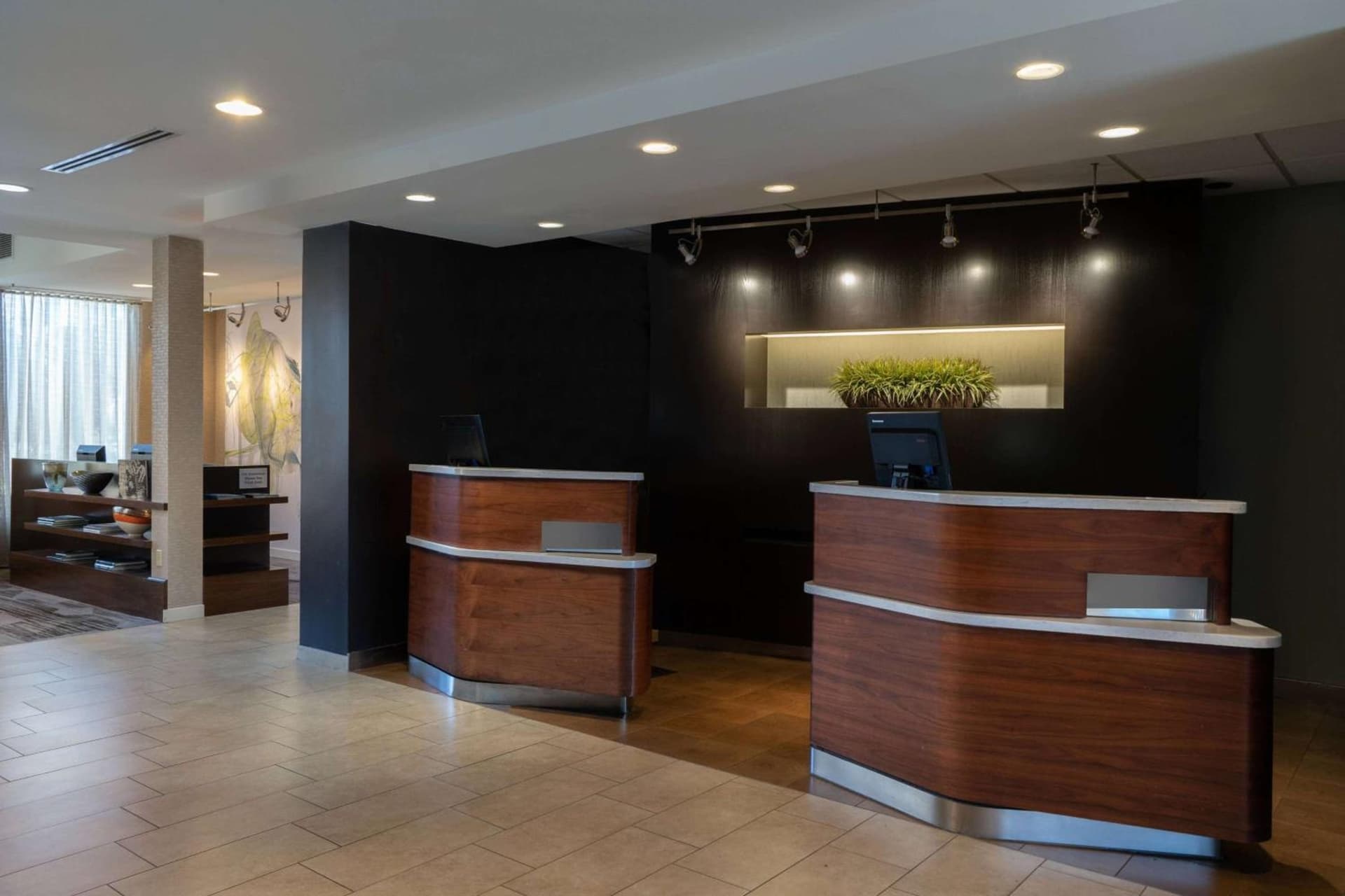 Sonesta Select Chattanooga Hamilton Place interior in Chattanooga, TN — gallery photo 2