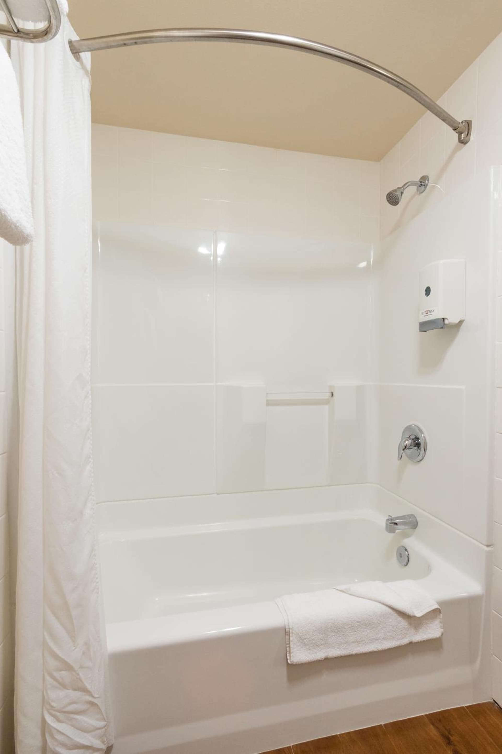 King Frederik Inn property views in Solvang, CA — gallery photo 3