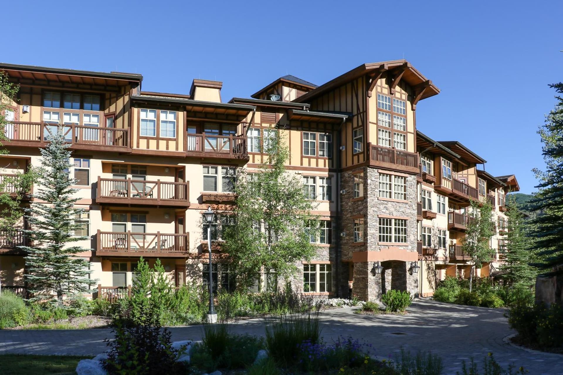 1205B - Double Queen Standard Eagle Springs West condo featured exterior or lobby in Solitude — similar hotel