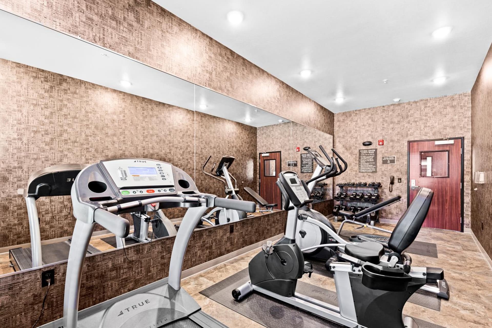 Cobblestone Hotel & Suites - Superior Duluth gallery photo in Superior, WI — image 43