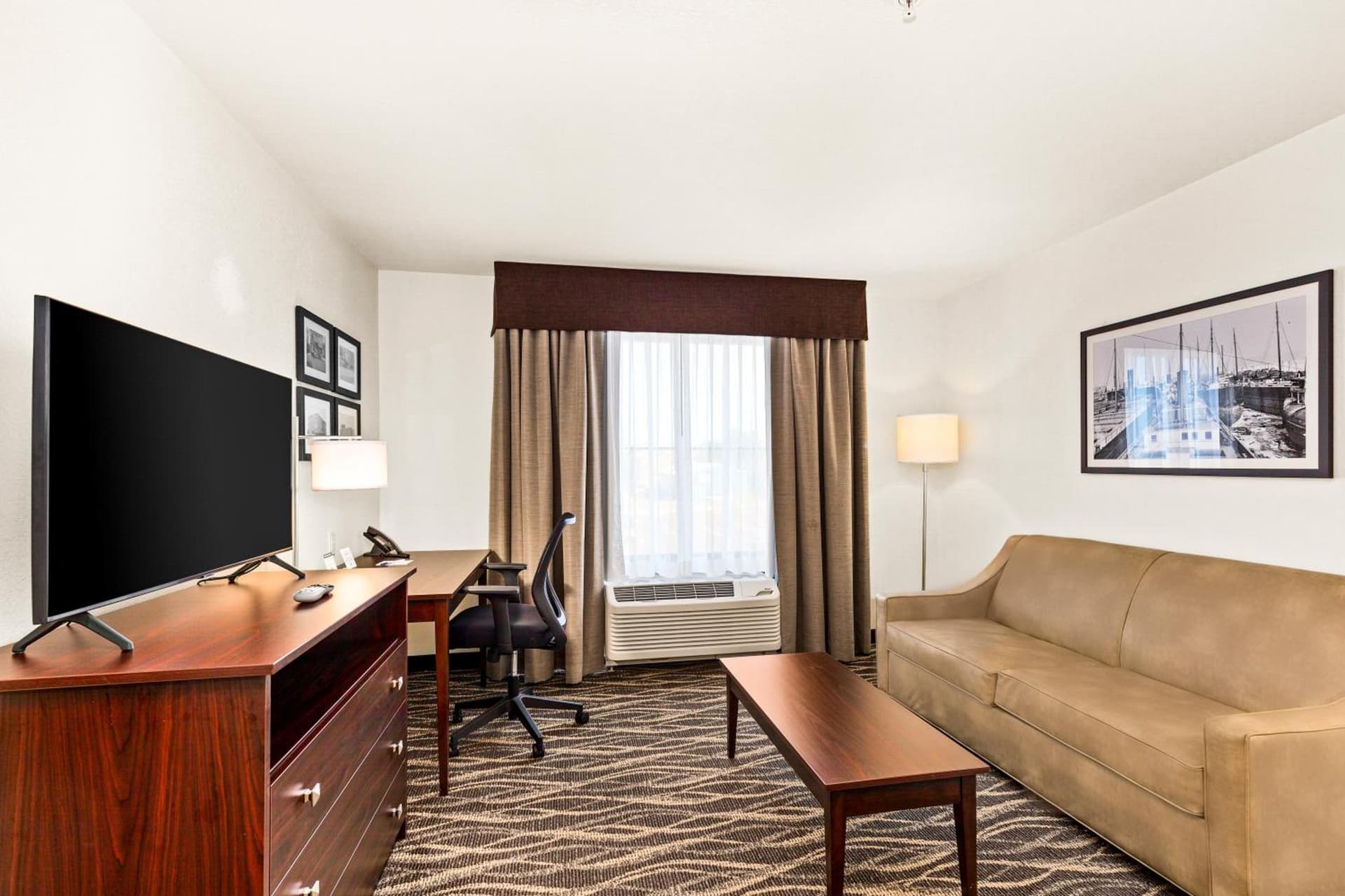 Cobblestone Hotel & Suites - Superior Duluth gallery photo in Superior, WI — image 9