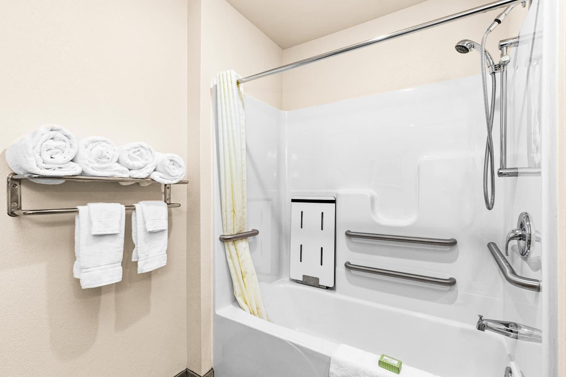 Cobblestone Hotel & Suites - Superior Duluth gallery photo in Superior, WI — image 21