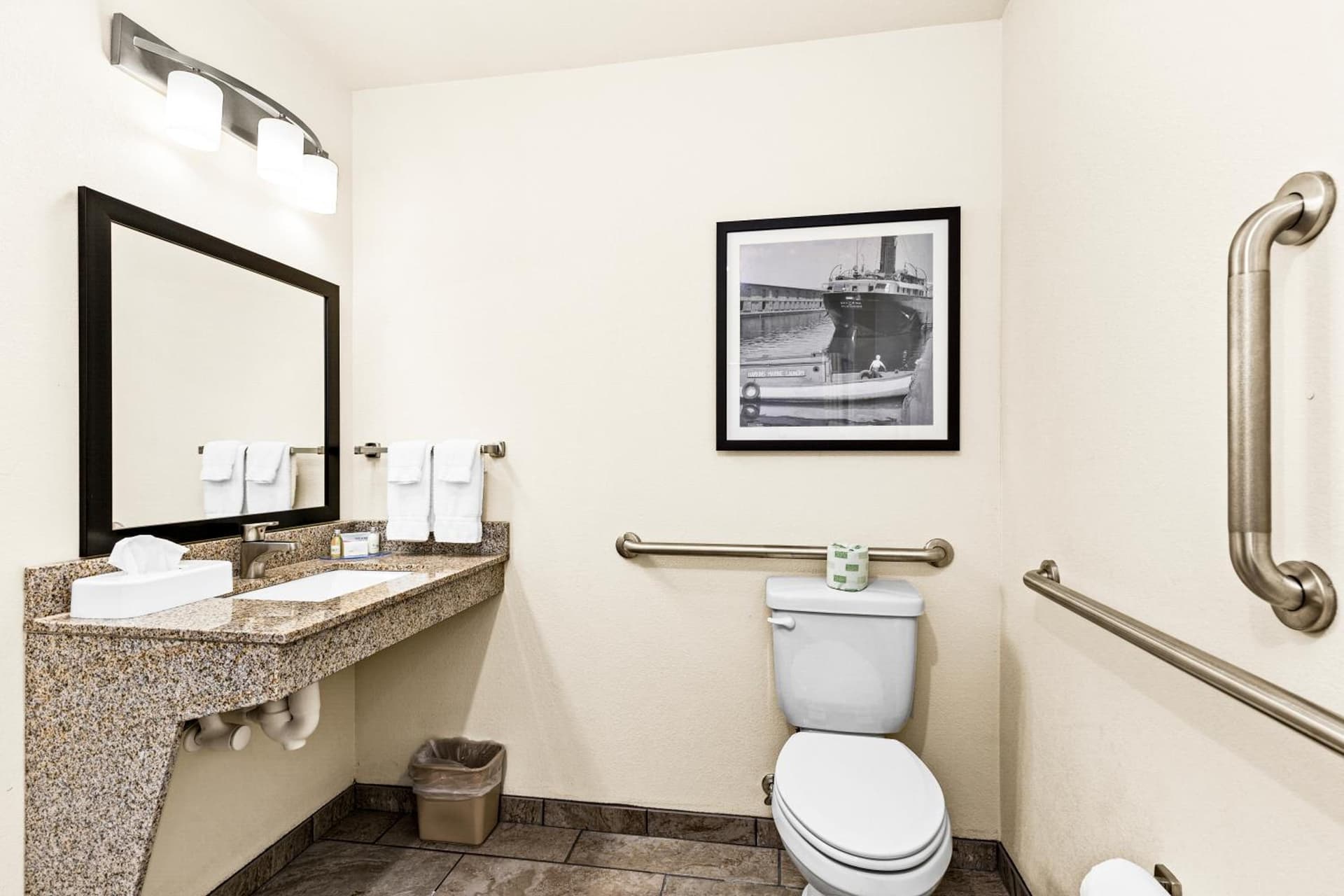 Cobblestone Hotel & Suites - Superior Duluth gallery photo in Superior, WI — image 7