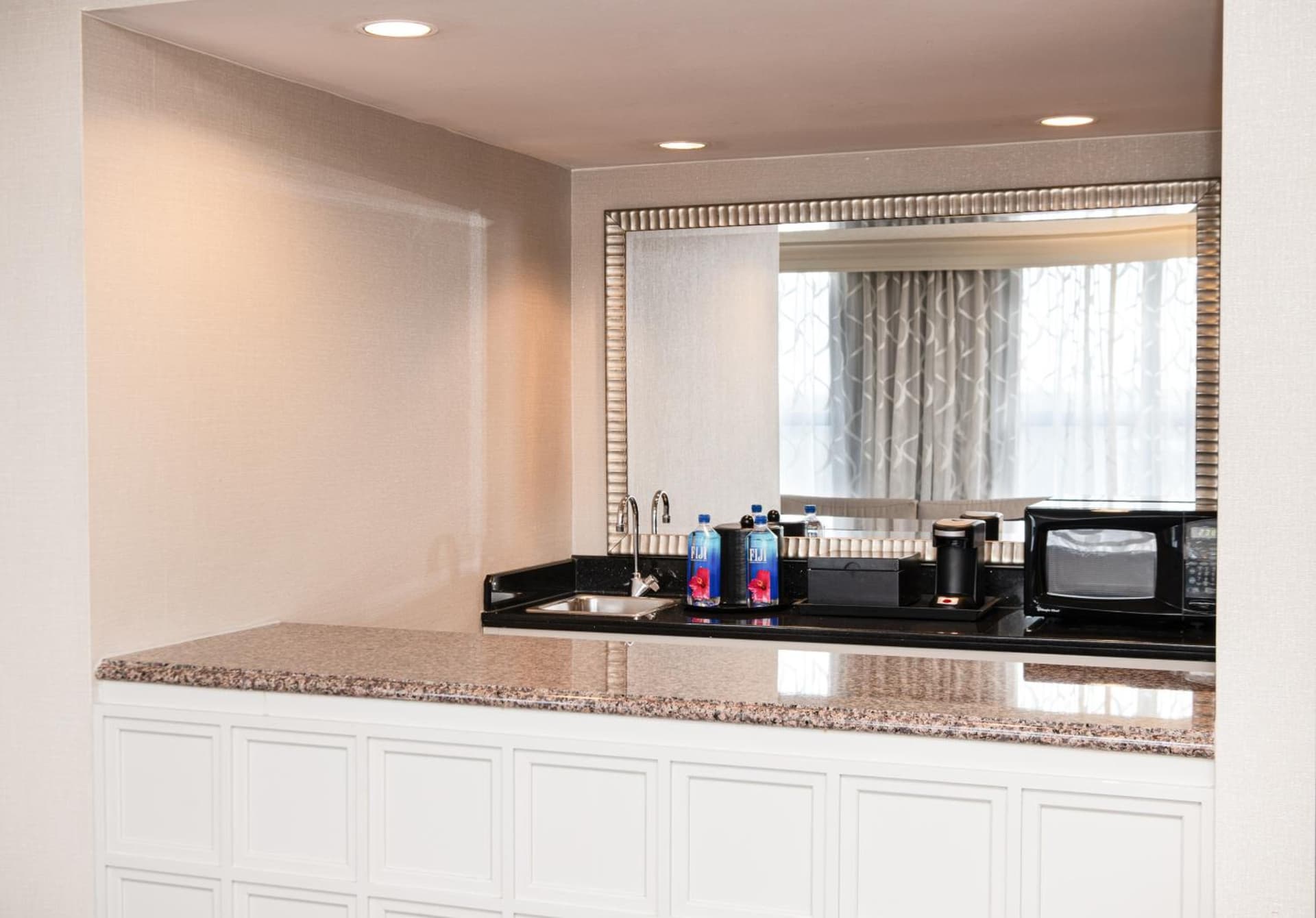 Chicago Marriott Suites Deerfield gallery photo in Deerfield, IL — image 18