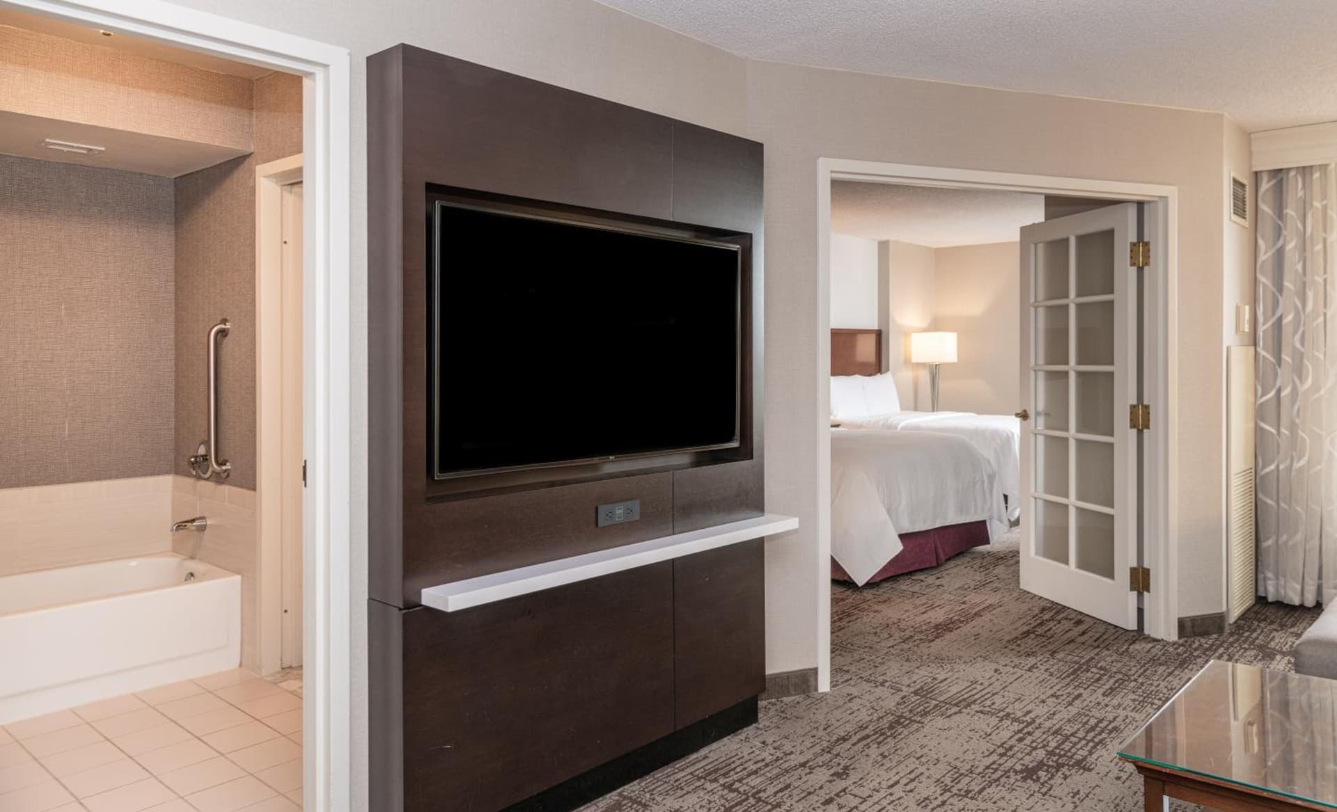 Chicago Marriott Suites Deerfield gallery photo in Deerfield, IL — image 10