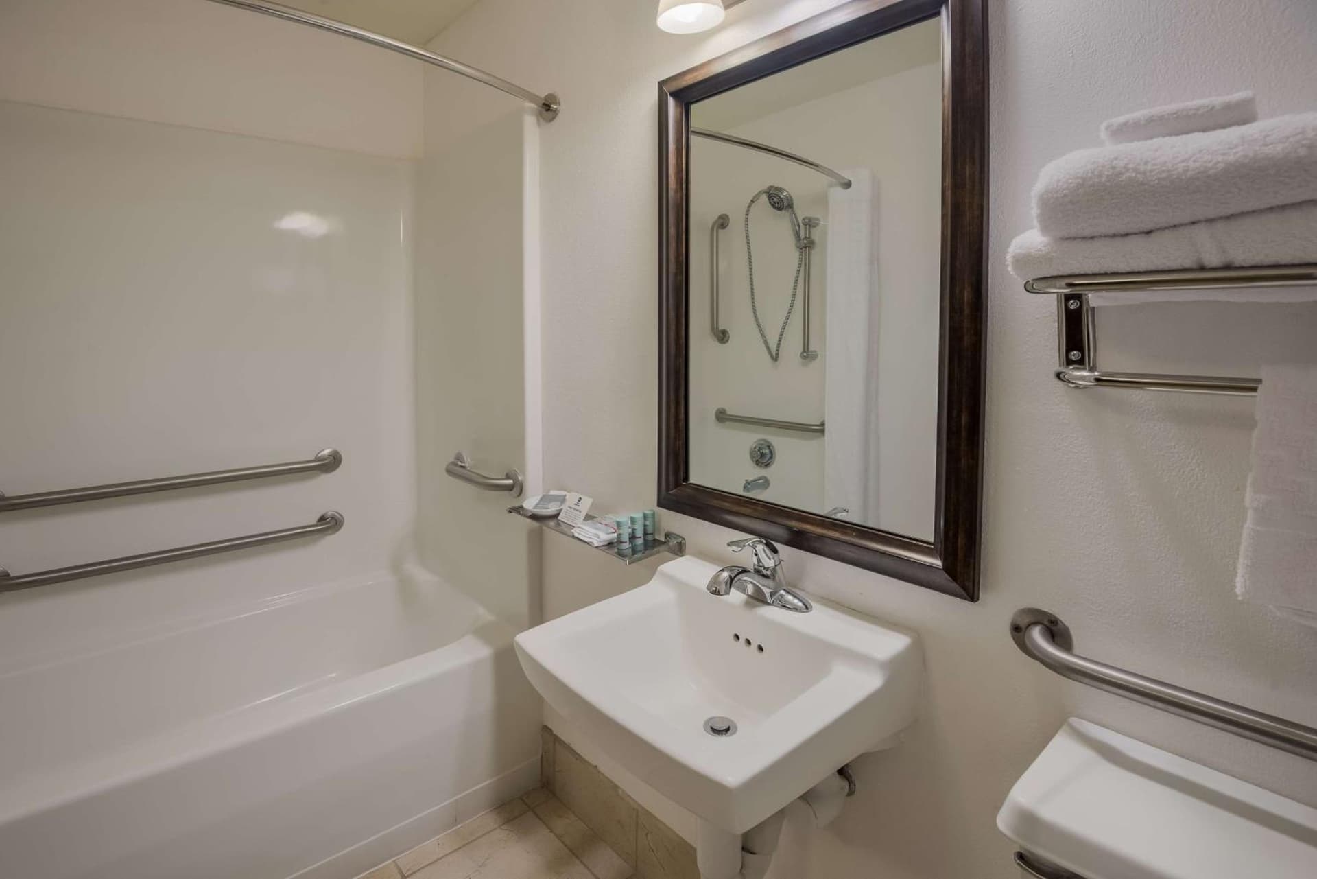 Best Western Sycamore Inn property views in Oxford, OH — gallery photo 3