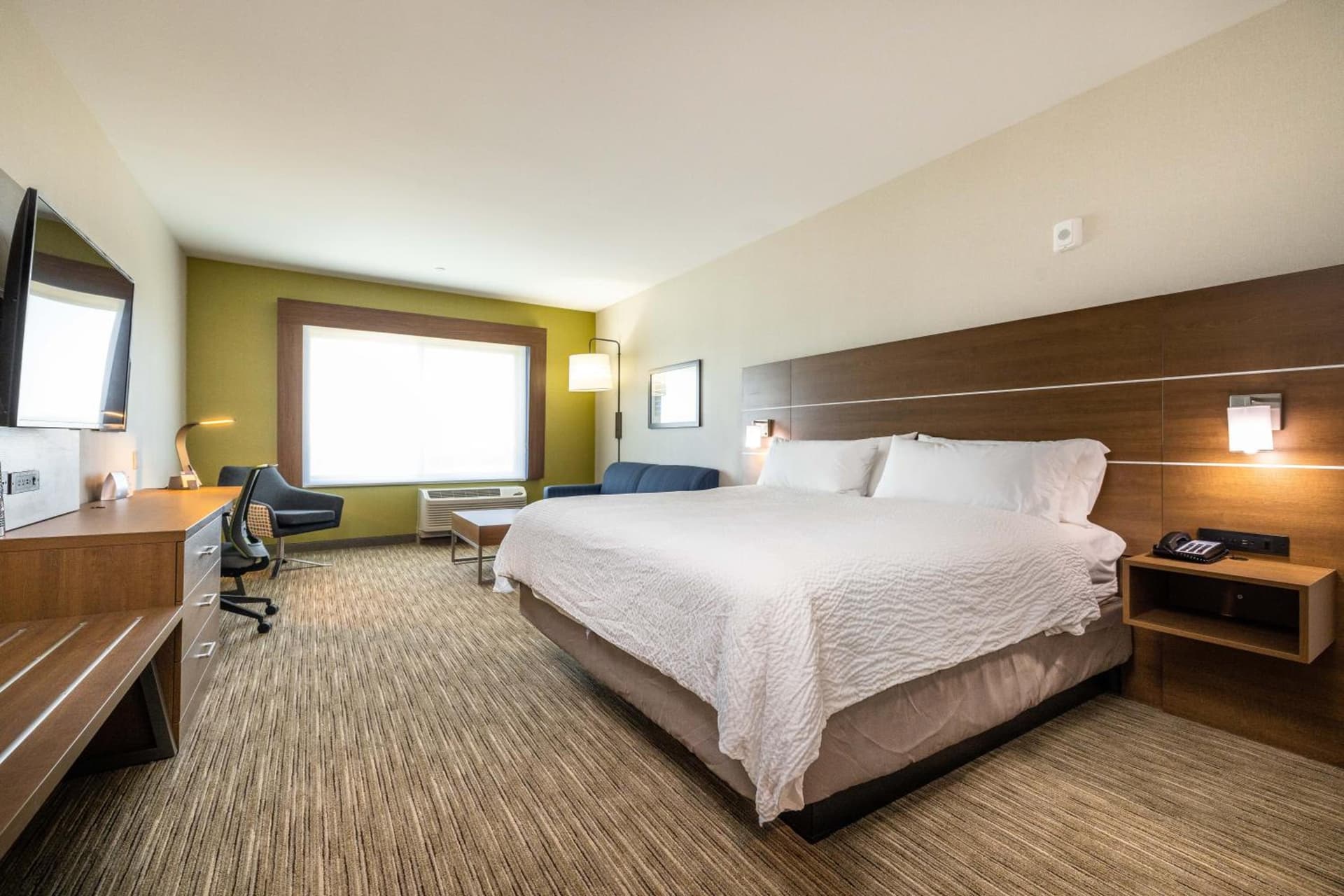 Holiday Inn Express & Suites - San Jose Silicon Valley by IHG property views in San Jose, CA — gallery photo 3