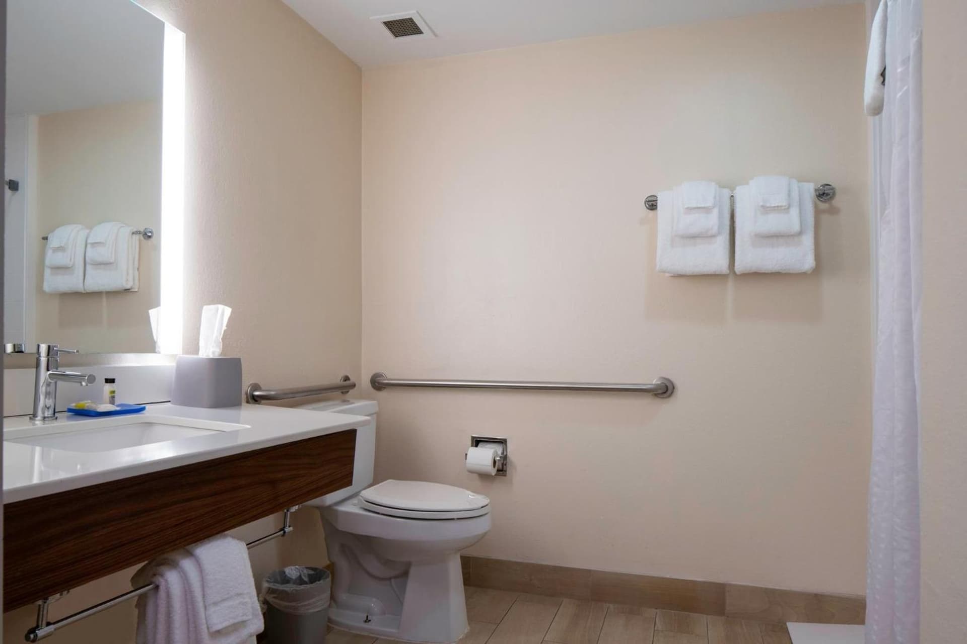 Holiday Inn Express North Myrtle Beach - Little River by IHG gallery photo in Little River, SC — image 18