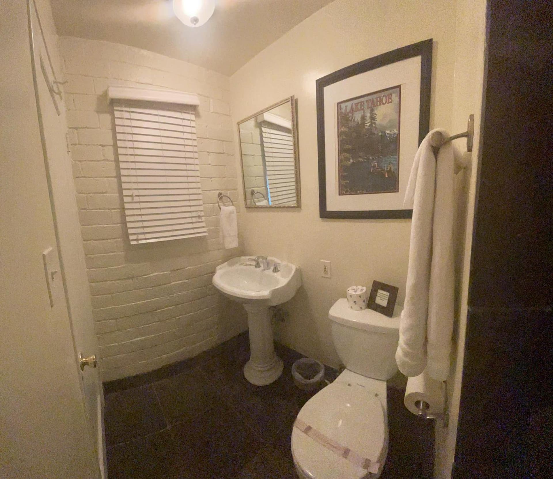Sierra Woods Lodge interior in Emigrant Gap — gallery photo 2