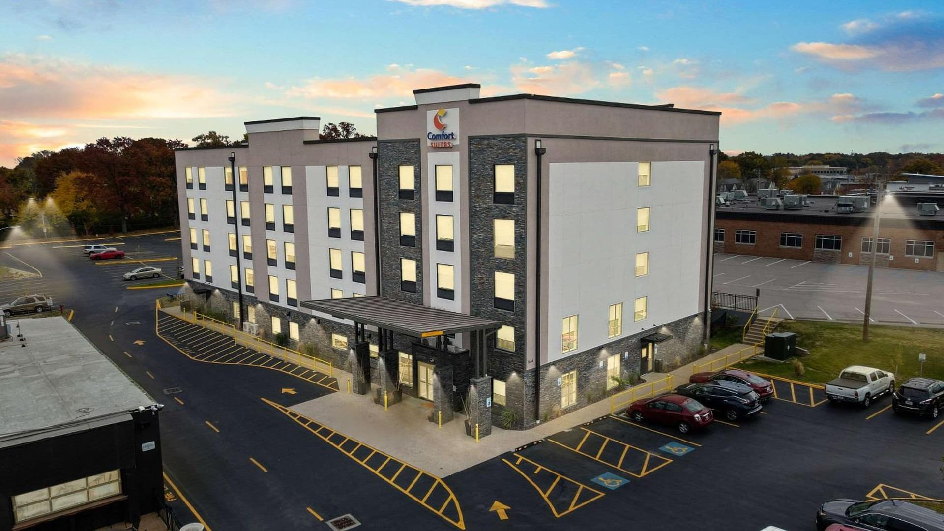 Comfort Suites St Louis - Sunset Hills property views in Saint Louis, MO — gallery photo 3