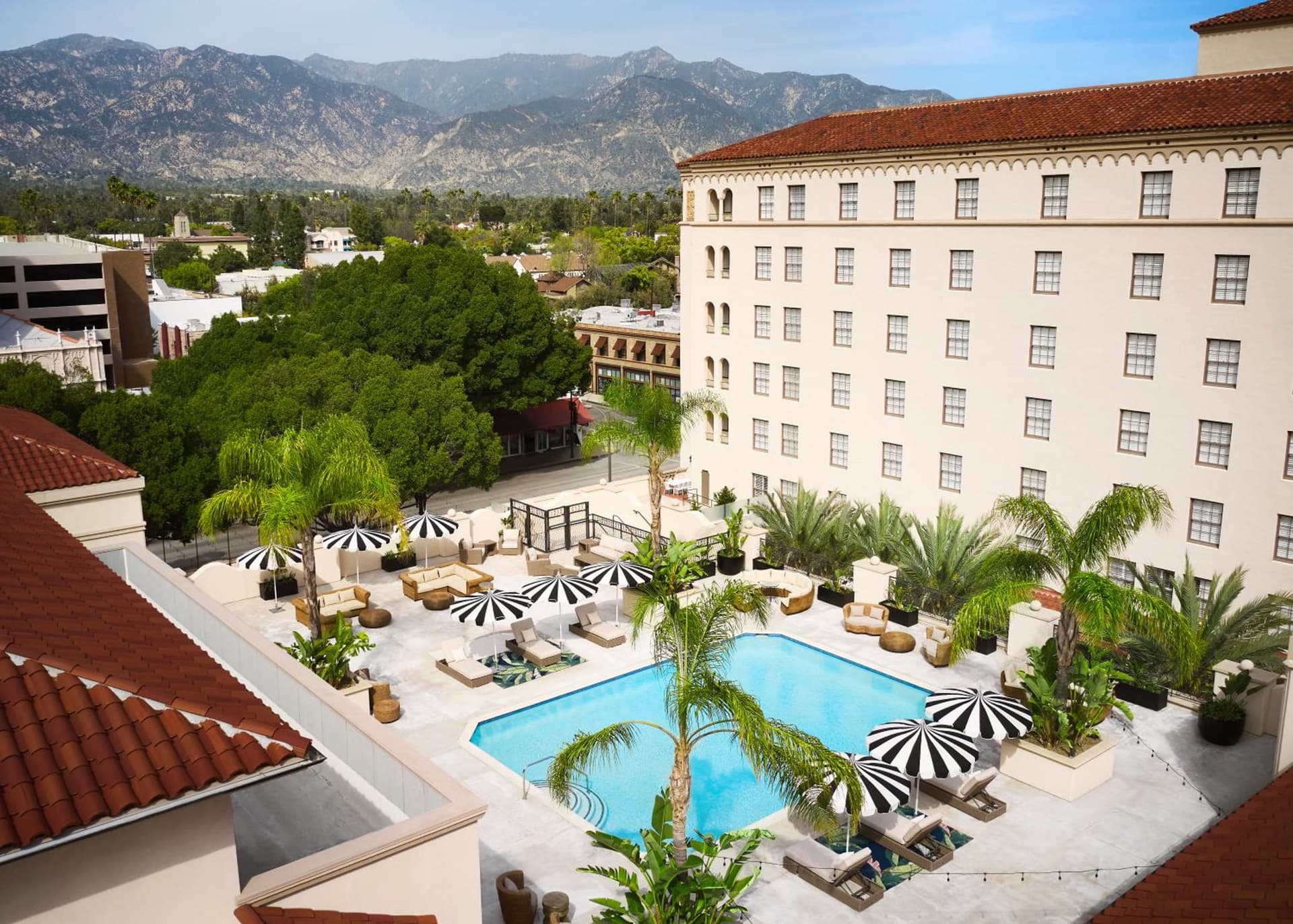 Pasadena Hotel & Pool property views in Pasadena, CA — gallery photo 3
