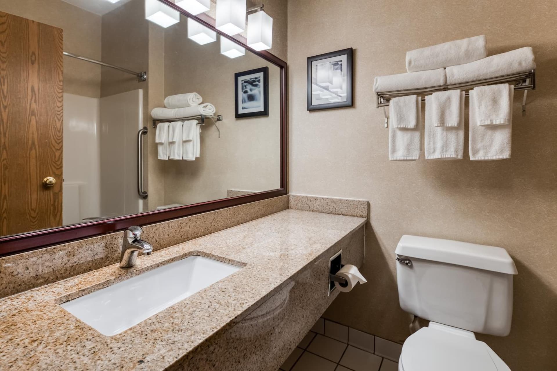 Quality Inn & Suites Springfield Southwest near I-72 gallery photo in Springfield, IL — image 9