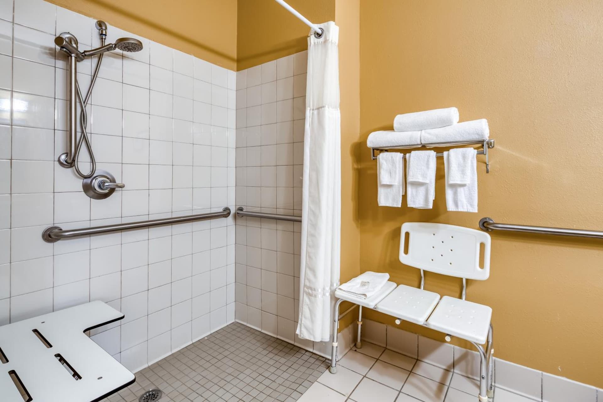 Quality Inn & Suites Springfield Southwest near I-72 gallery photo in Springfield, IL — image 66