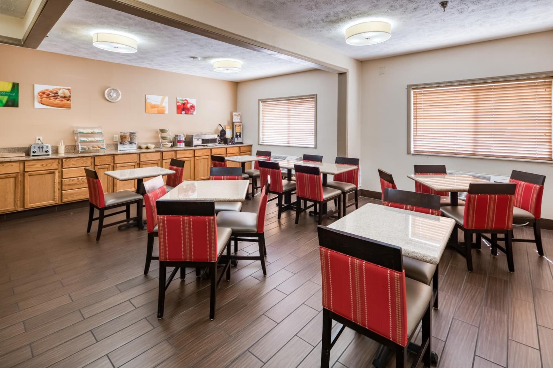 Quality Inn & Suites Springfield Southwest near I-72 gallery photo in Springfield, IL — image 55