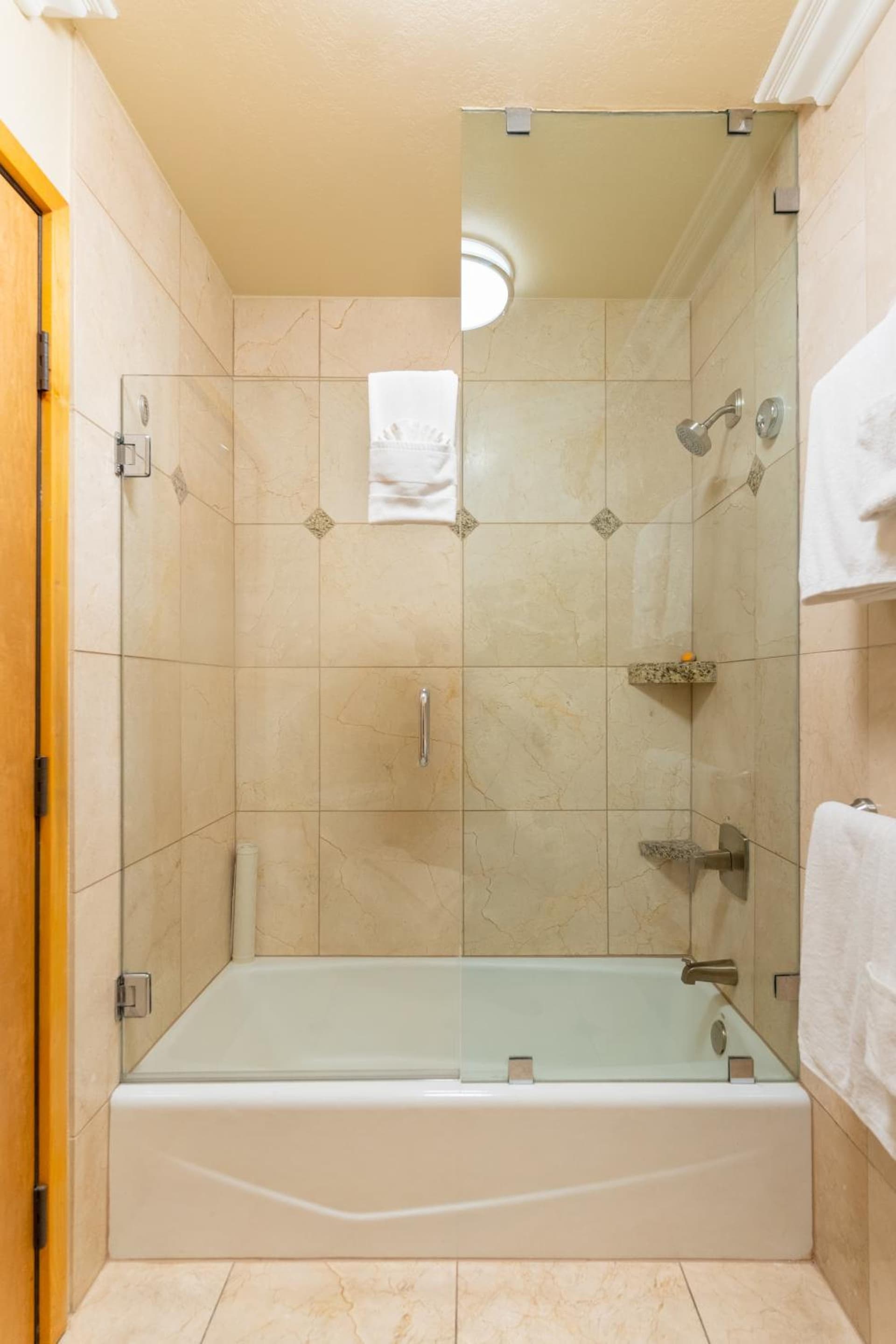 Pacific Terrace Hotel gallery photo in San Diego, CA — image 40