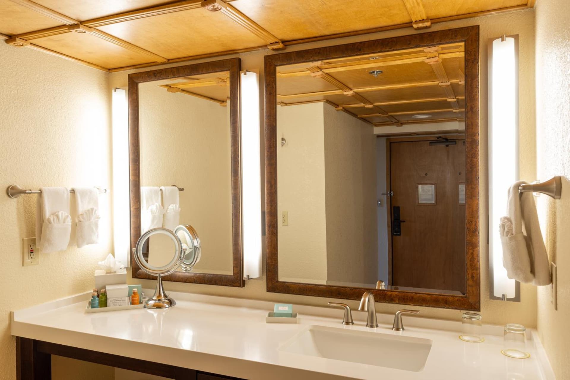 Pacific Terrace Hotel gallery photo in San Diego, CA — image 90