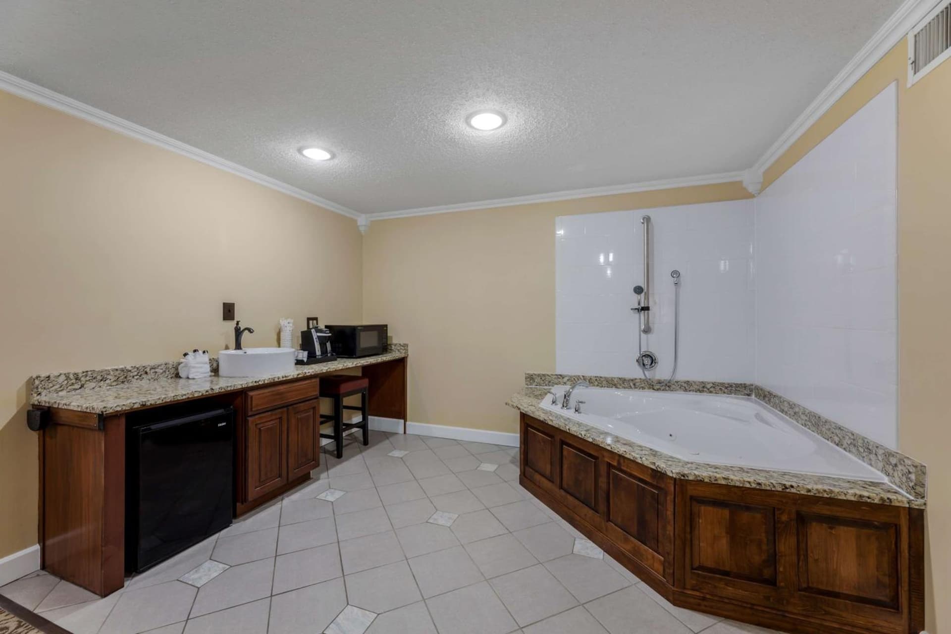 Best Western Plus Wooster Hotel & Conference Center property views in Wooster, OH — gallery photo 3