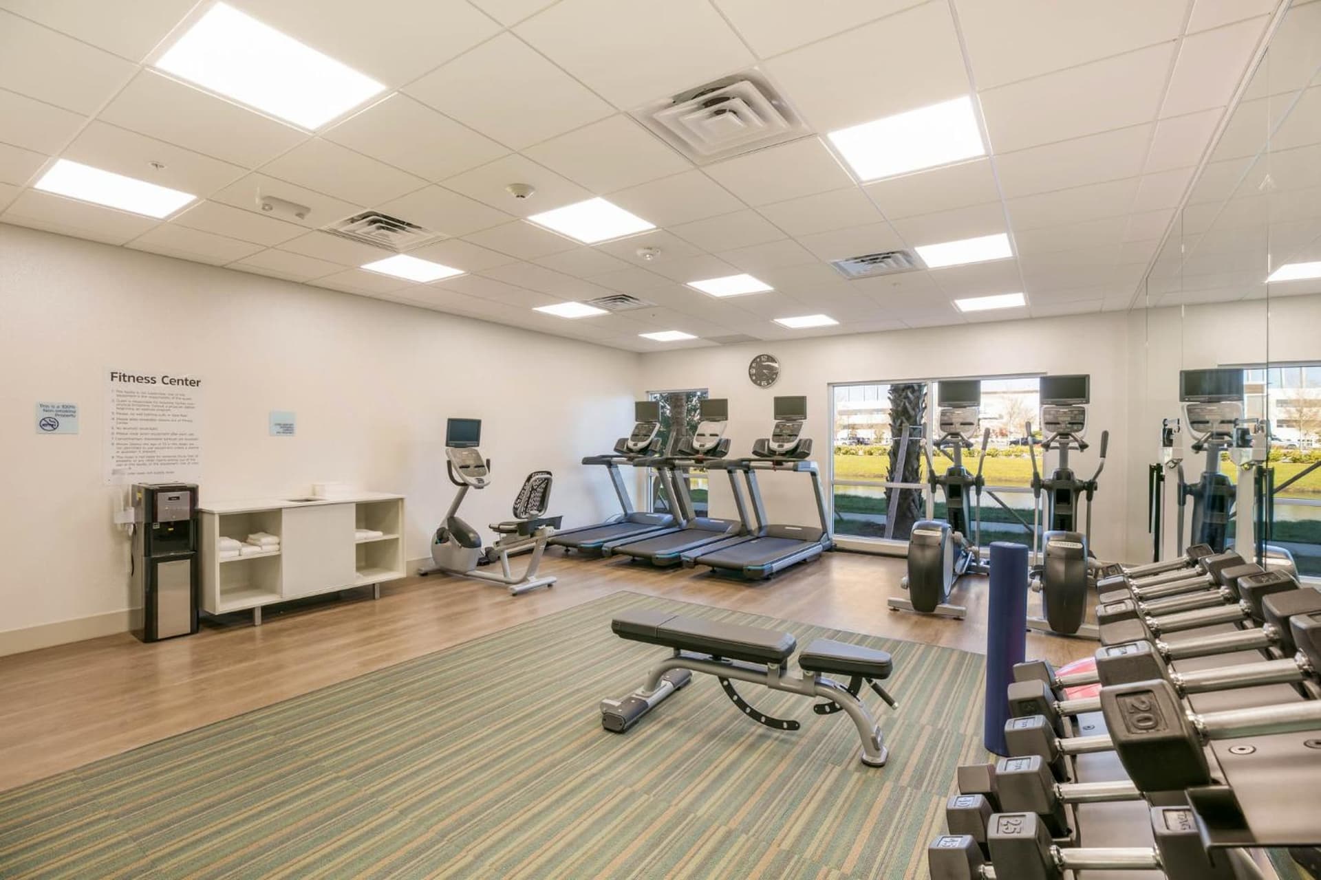 Holiday Inn Express & Suites Jacksonville - Town Center by IHG gallery photo in Jacksonville, FL — image 16