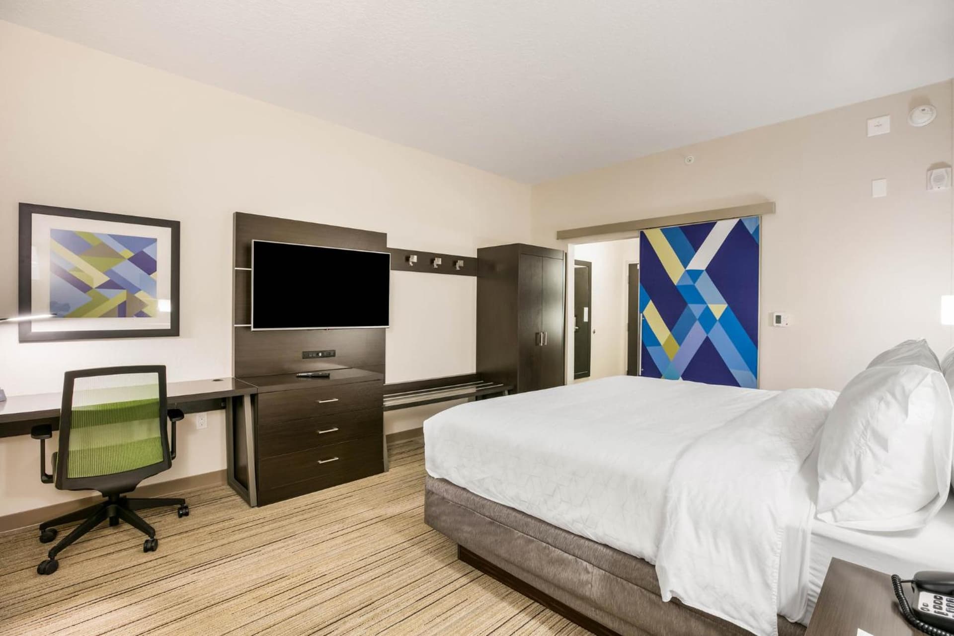 Holiday Inn Express & Suites Jacksonville - Town Center by IHG gallery photo in Jacksonville, FL — image 7