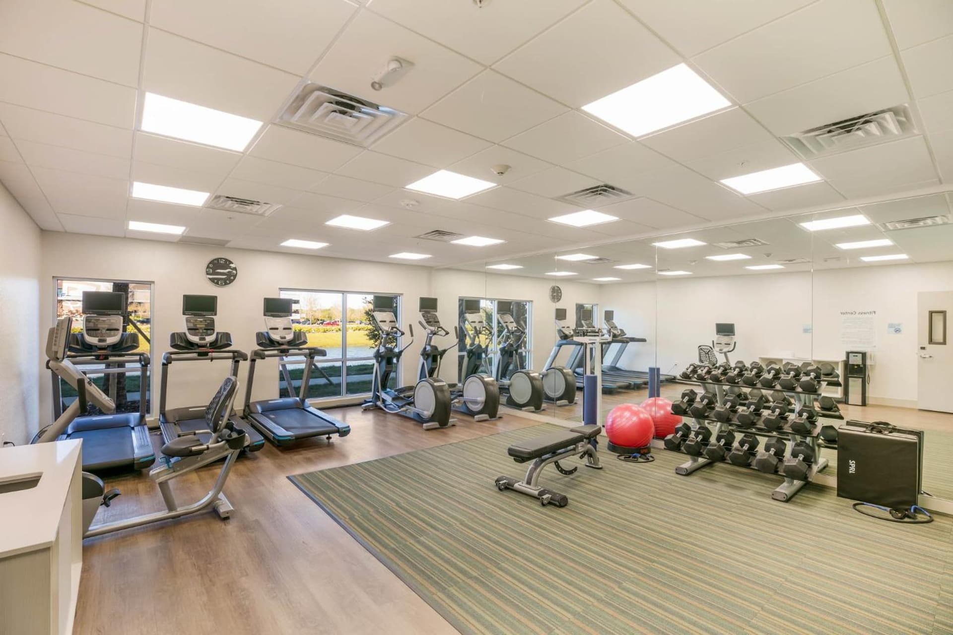 Holiday Inn Express & Suites Jacksonville - Town Center by IHG gallery photo in Jacksonville, FL — image 38