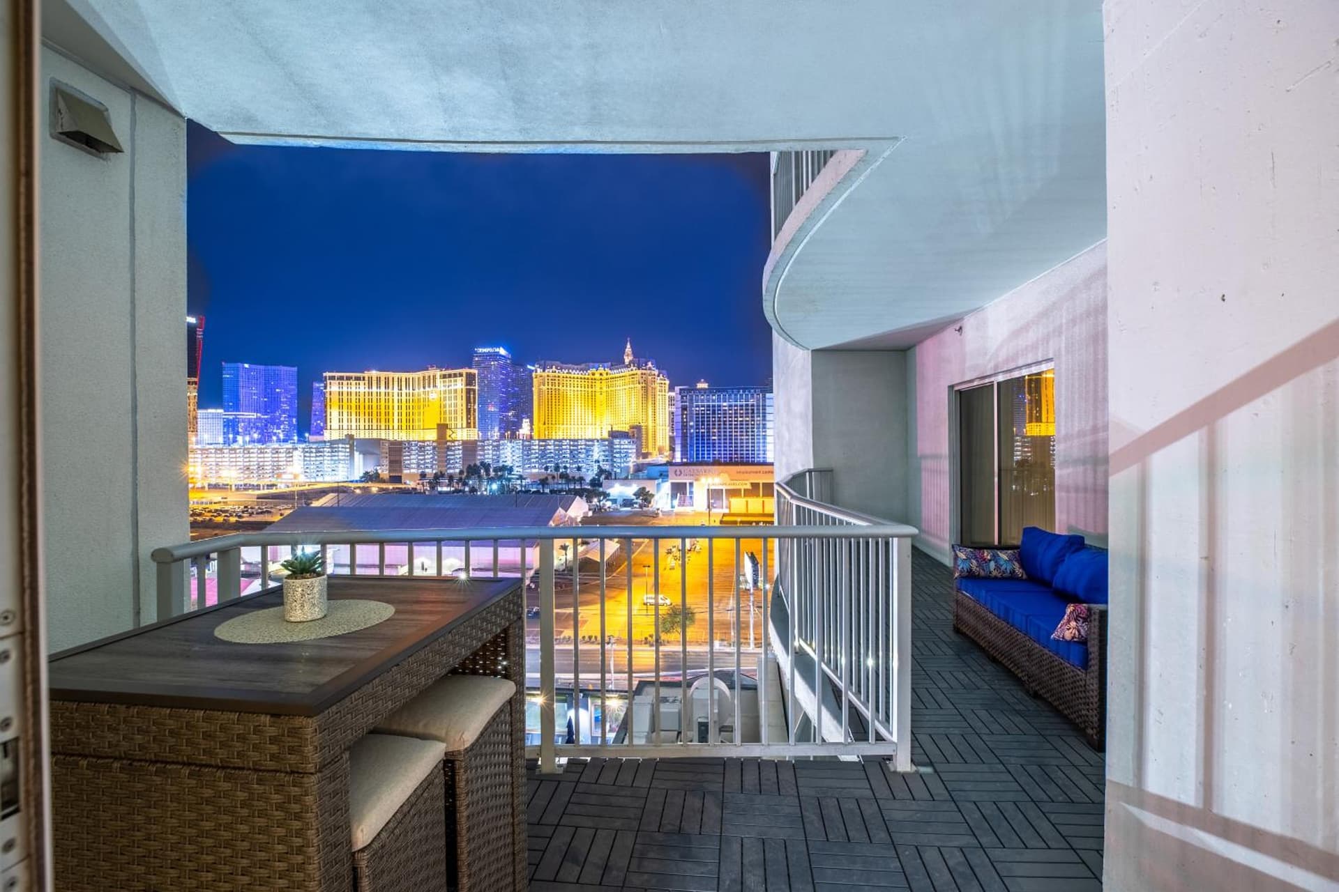 2100 SqFt Penthouse Suite W/ Strip Views! POOL GYM property views in Las Vegas, NV — gallery photo 3