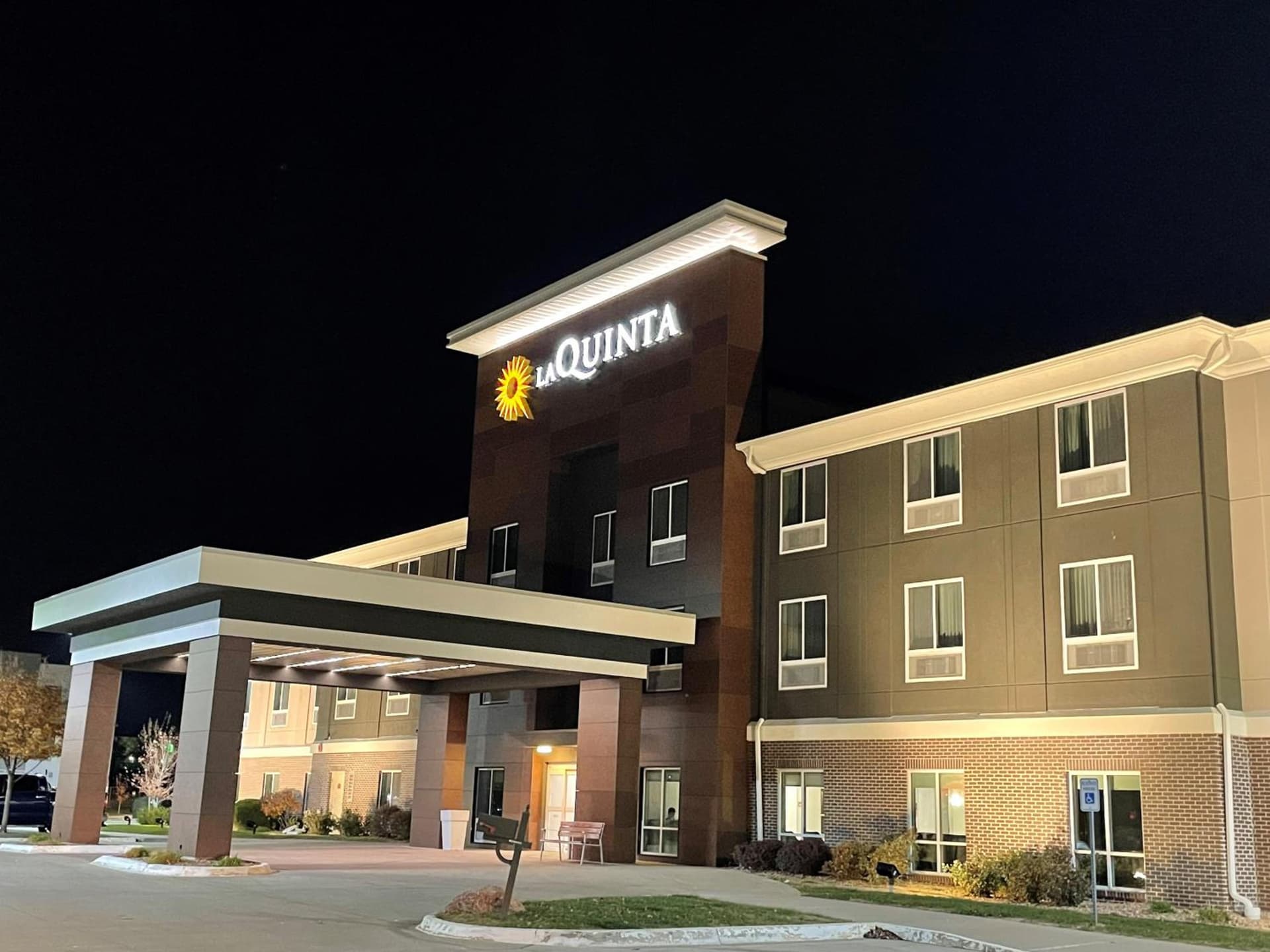 La Quinta Inn & Suites by Wyndham Ankeny IA - Des Moines IA property views in Ankeny, IA — gallery photo 3