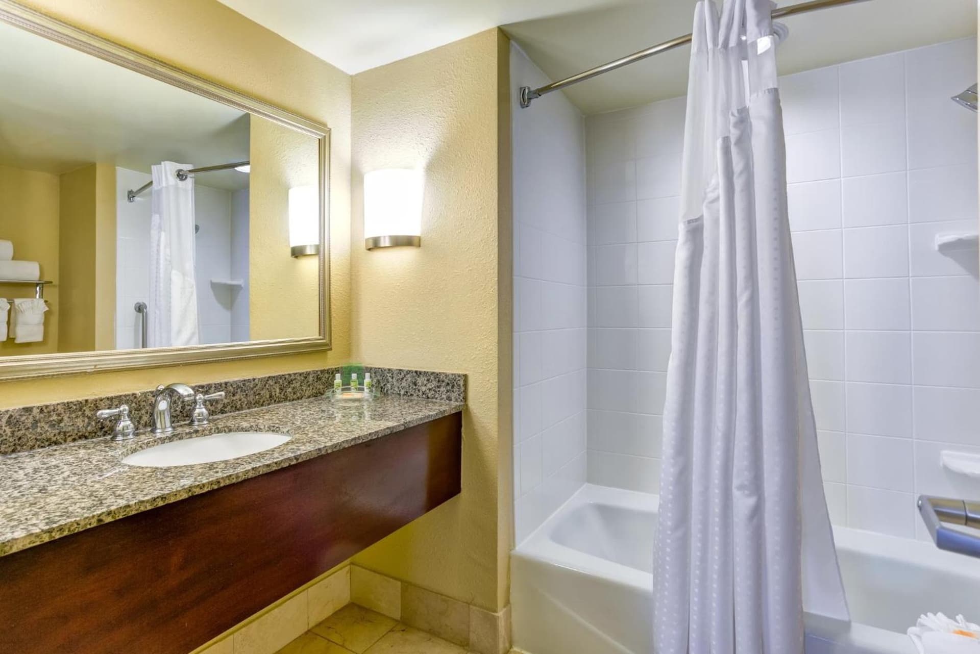 Holiday Inn Indianapolis North-Carmel by IHG gallery photo in Carmel, IN — image 21
