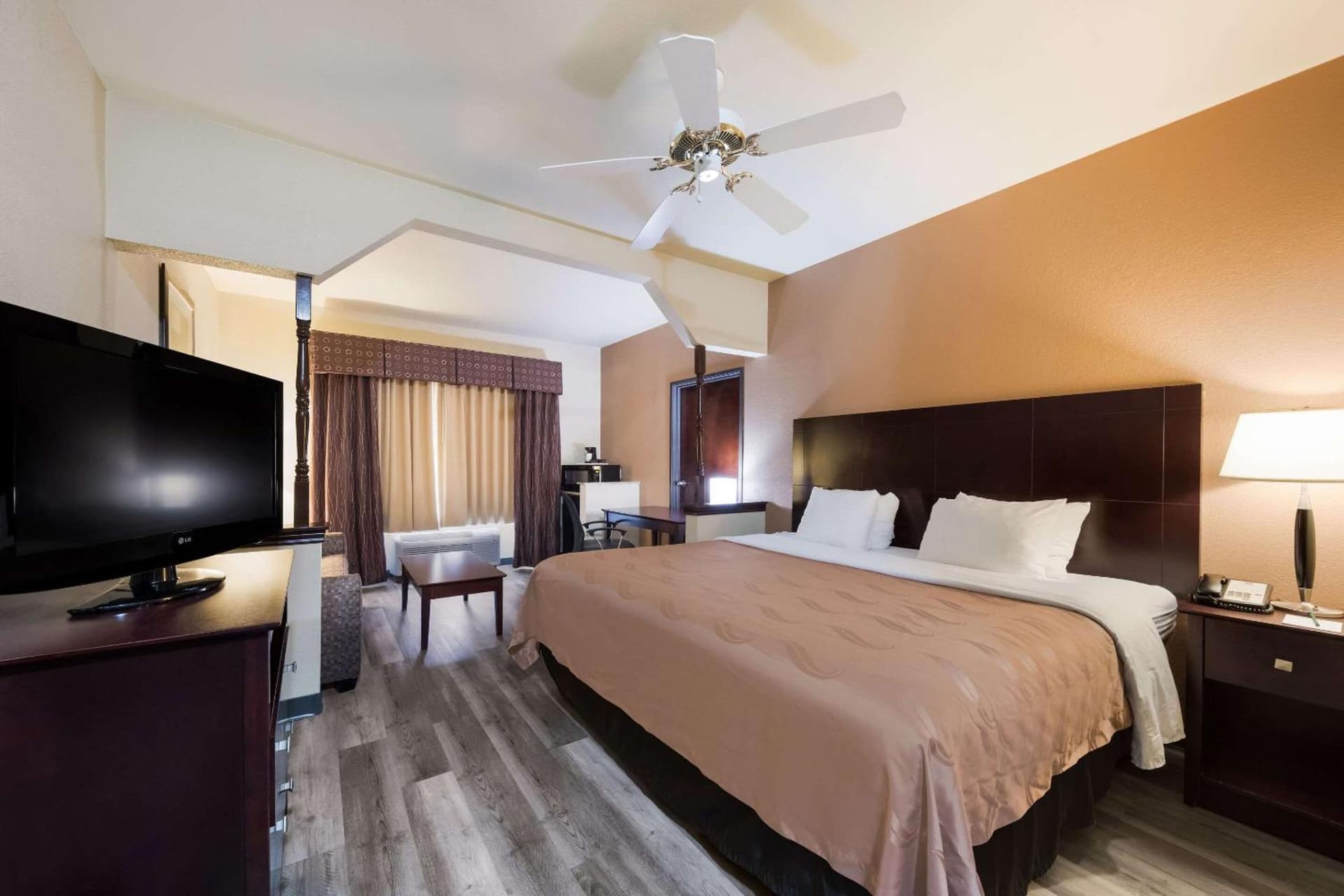Quality Inn & Suites Terrell gallery photo in Terrell, TX — image 42