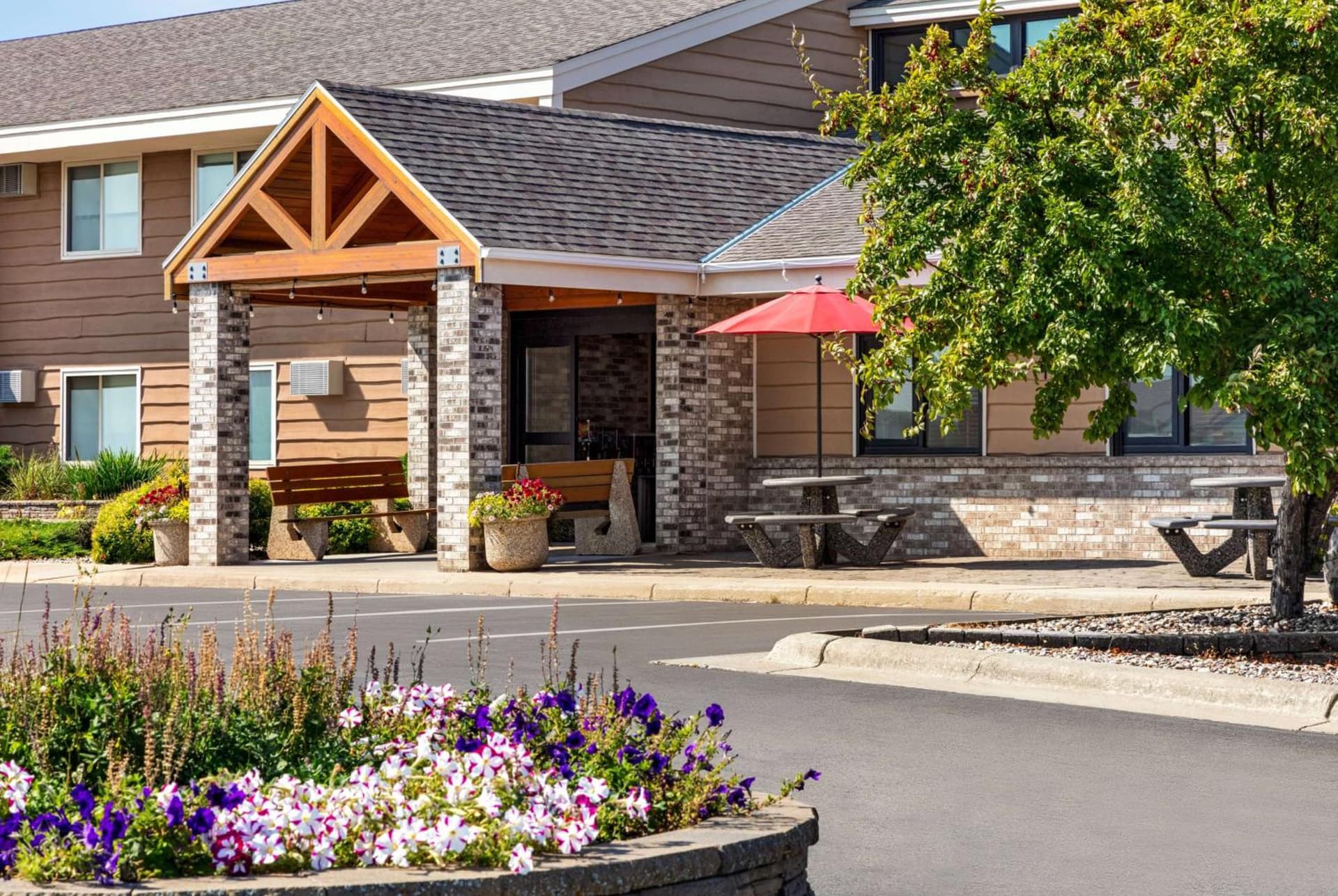 AmericInn by Wyndham Roseau interior in Roseau, MN — gallery photo 2