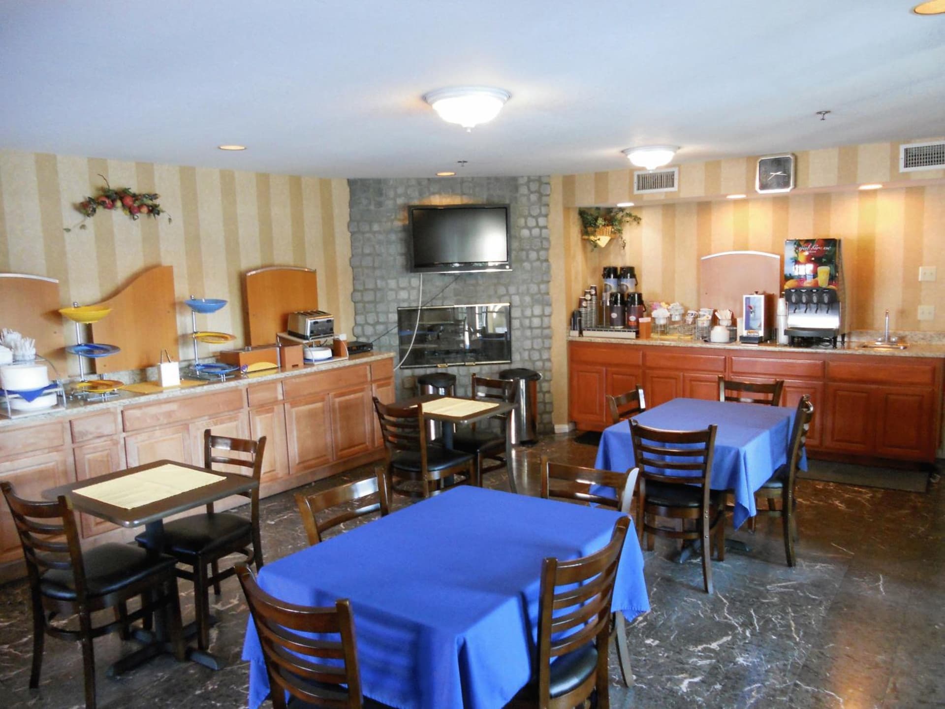 Wave Hotel Manhattan Beach property views in Manhattan Beach, CA — gallery photo 3